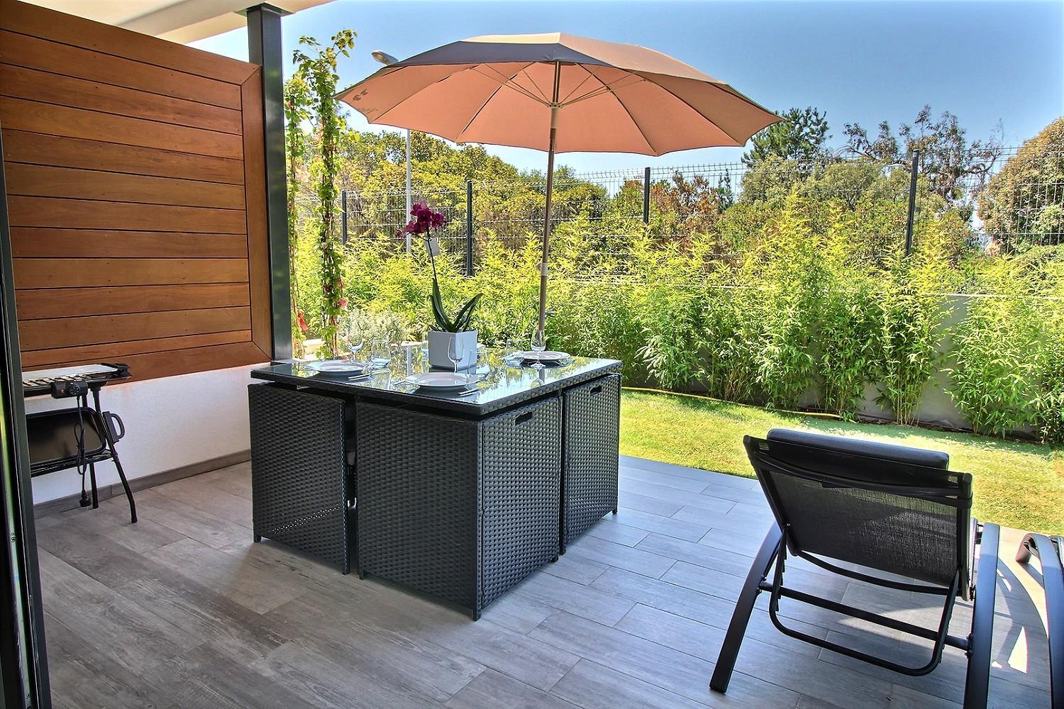 Apartment with Garden View - Photo 3