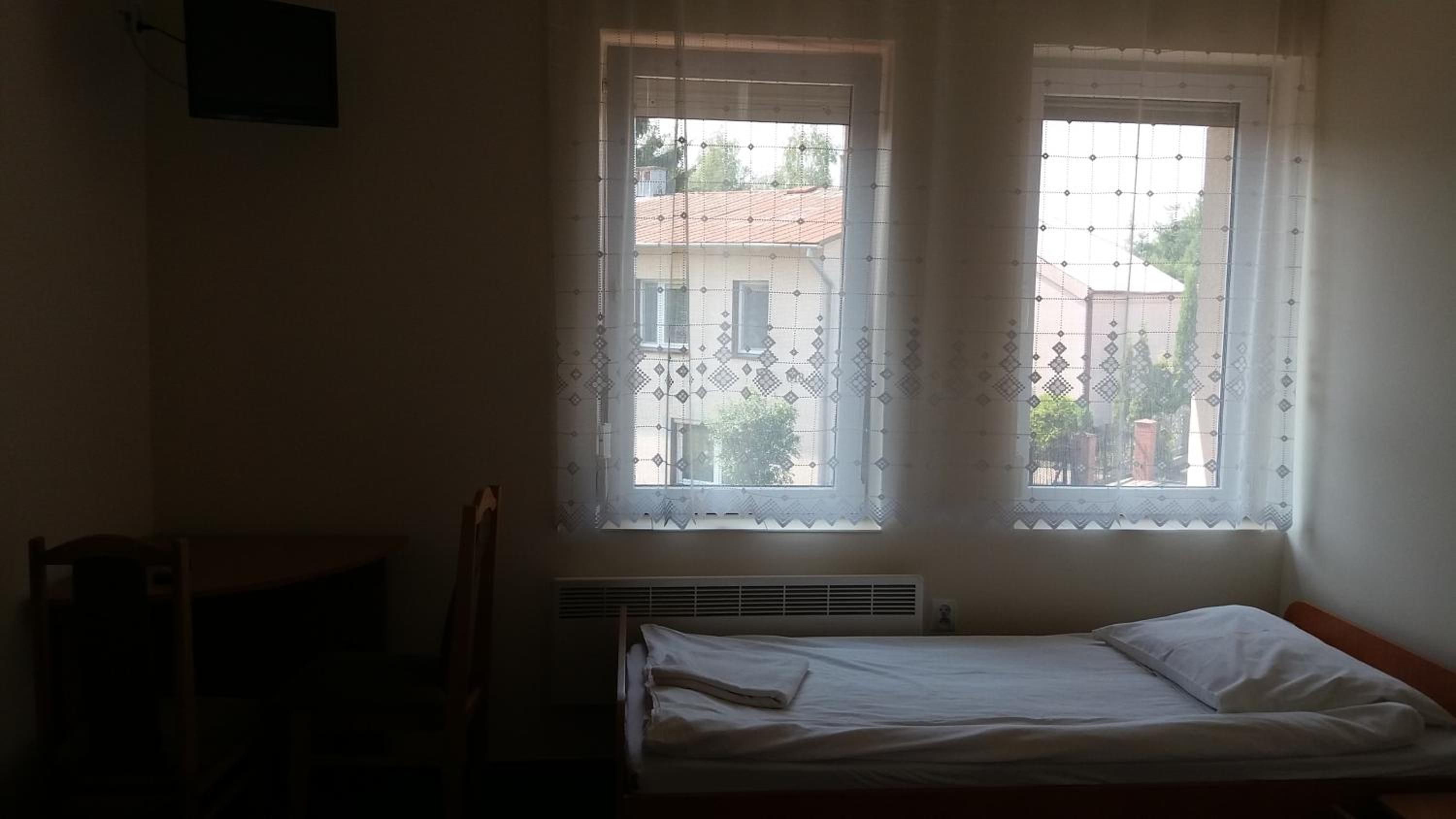 Bed in 5-Bed Male Dormitory Room photo 1