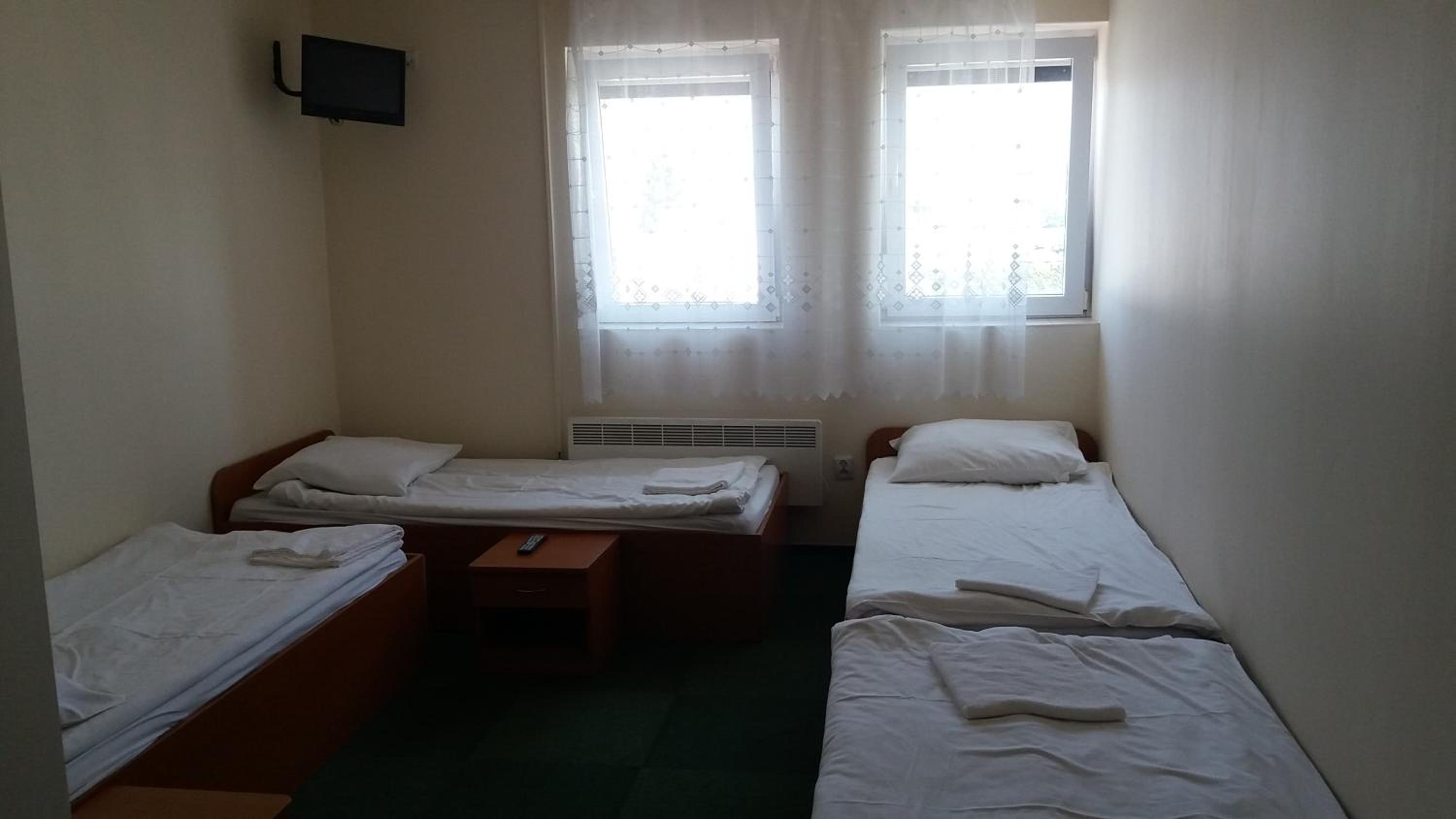 Bed in 5-Bed Male Dormitory Room photo 3