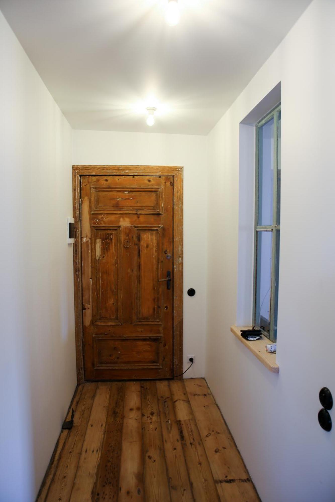 Studio Apartment - Photo 2