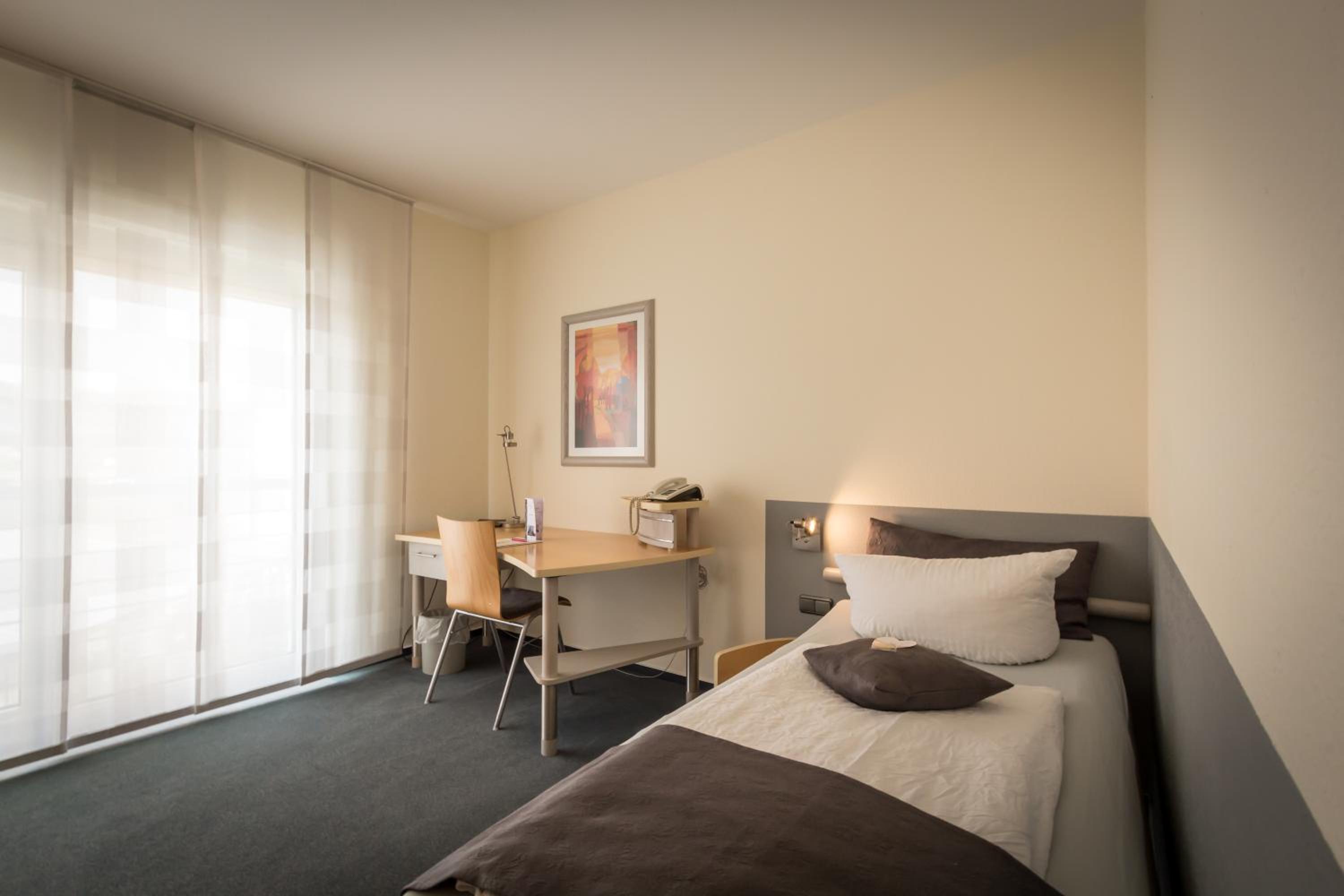 Single Room photo 3