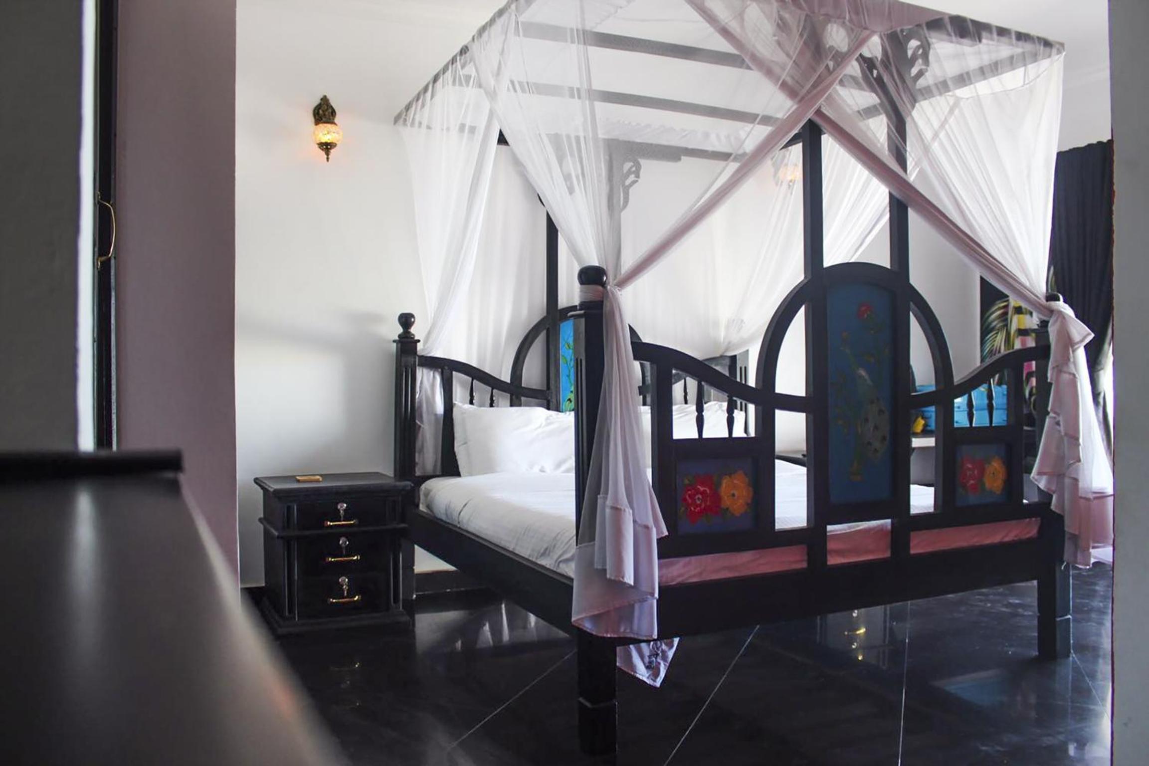 One-Bedroom Suite with Sea View - Photo 5