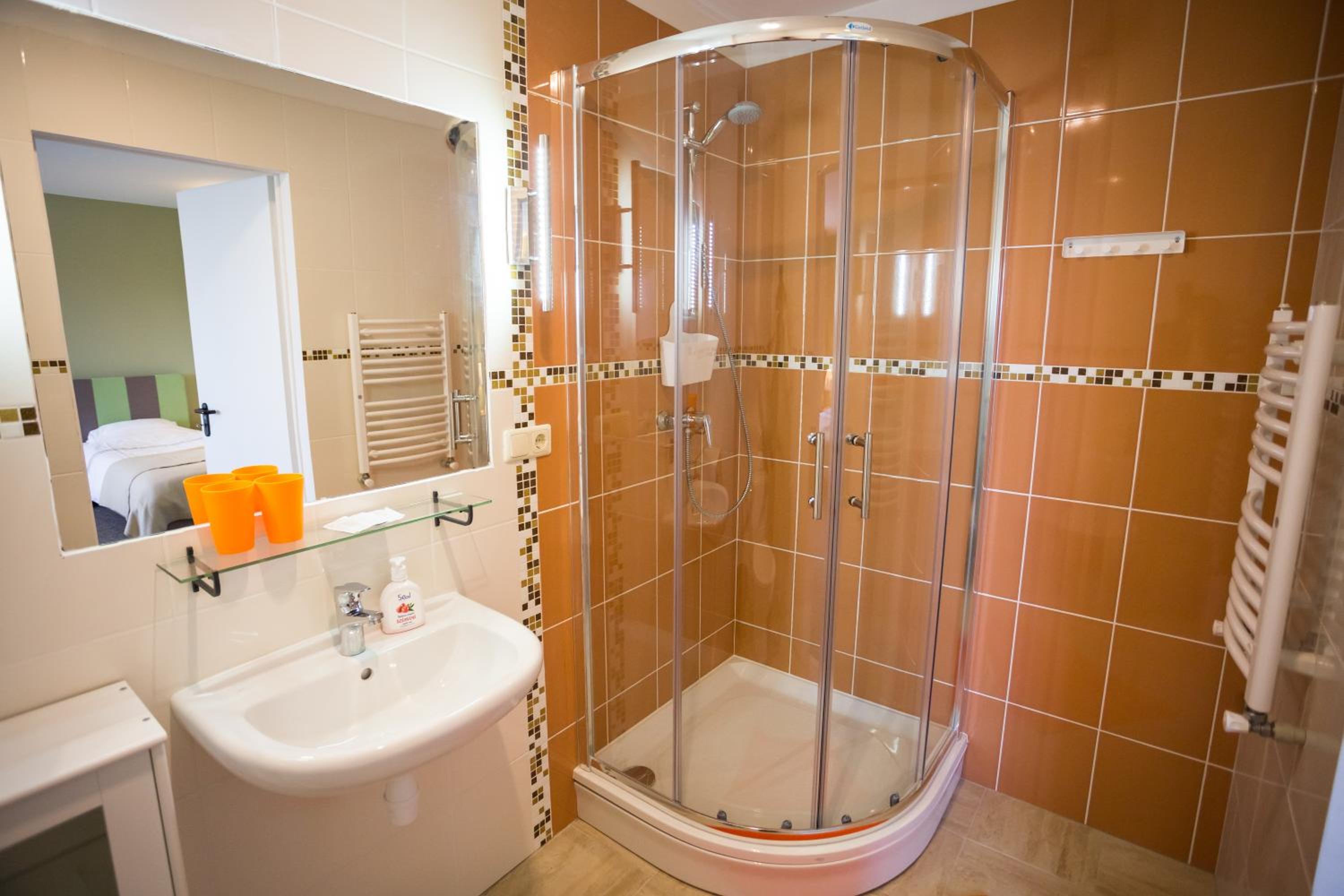 Triple Room - Photo 19