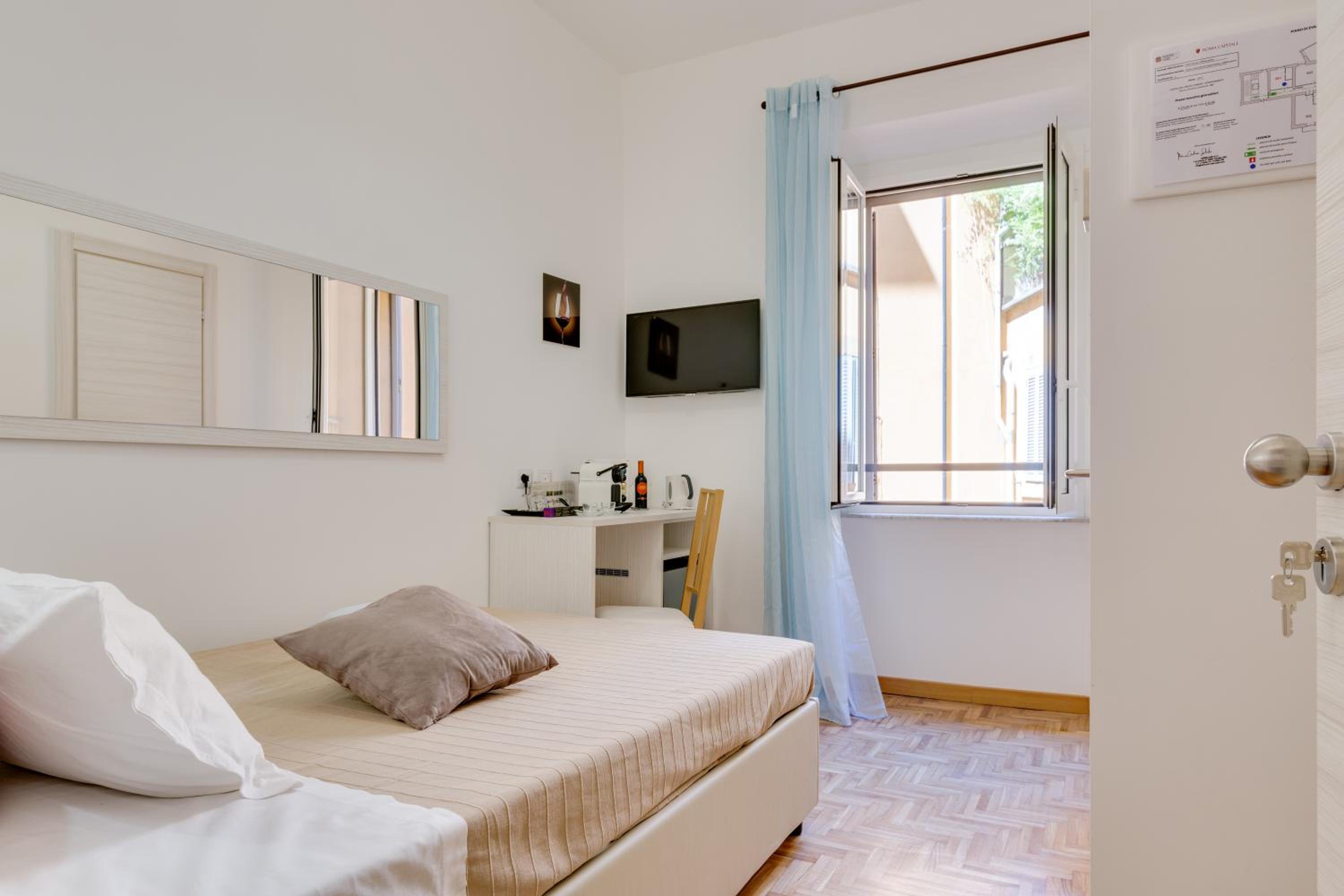Standard Double Room photo 2