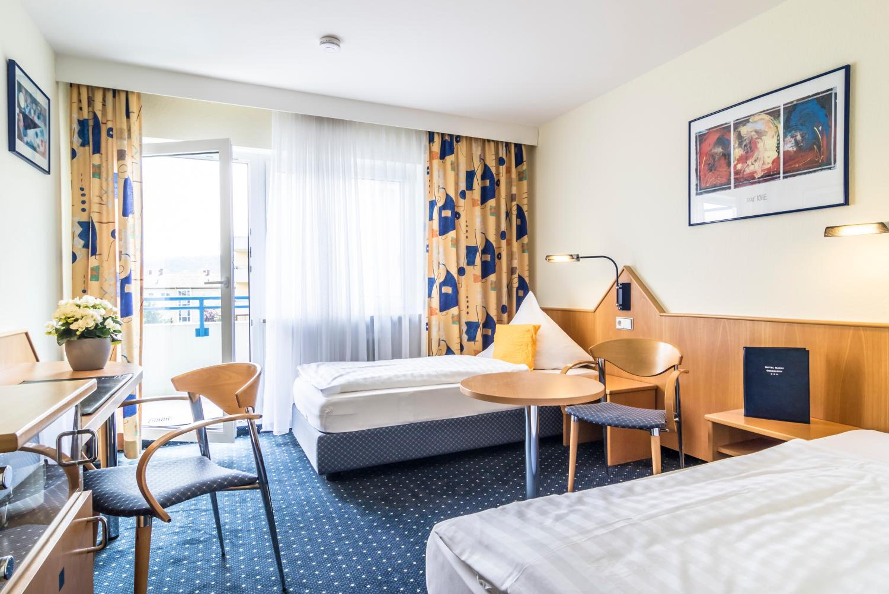 Double or Twin Room with Balcony photo 3