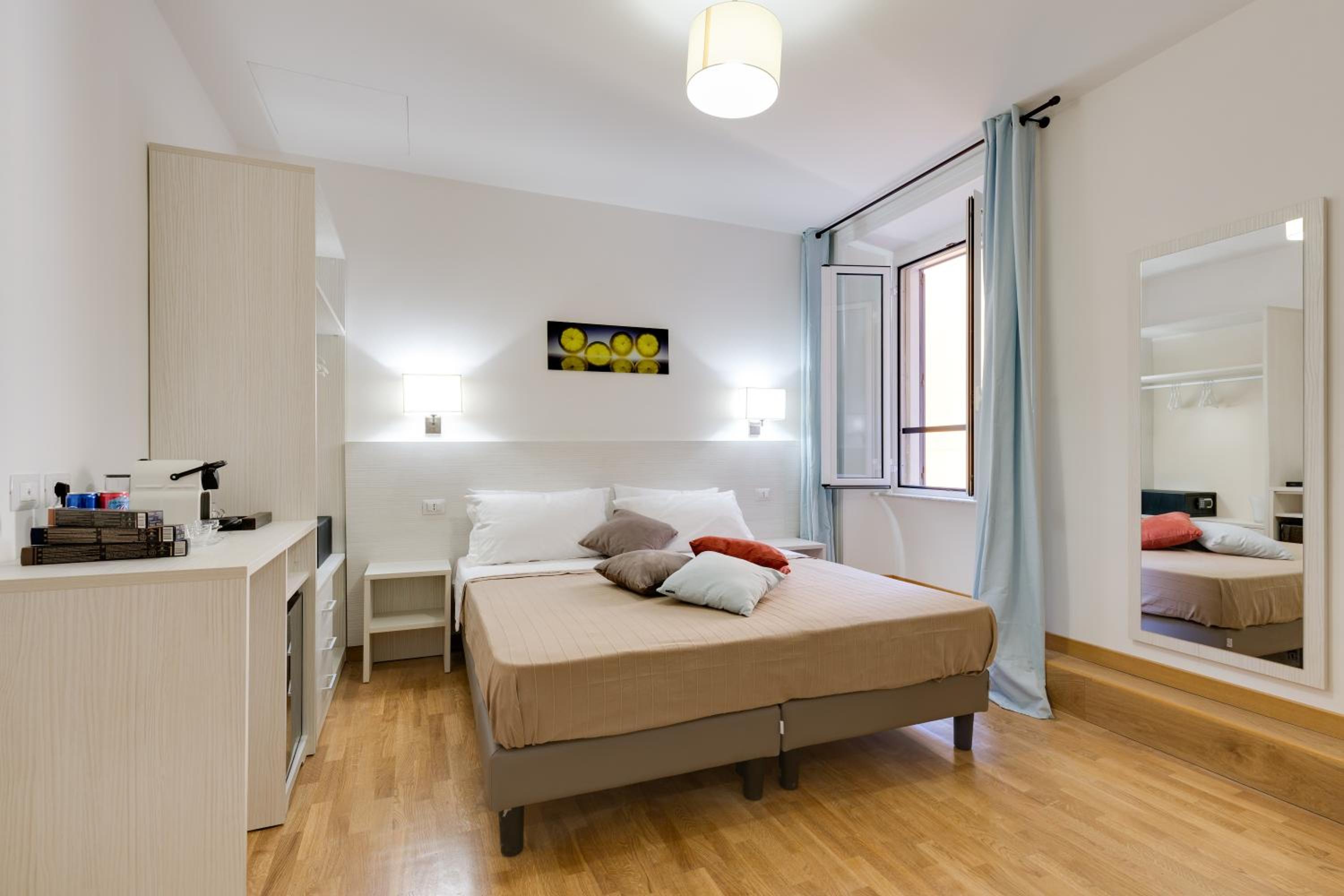 Deluxe Double or Twin Room photo 1