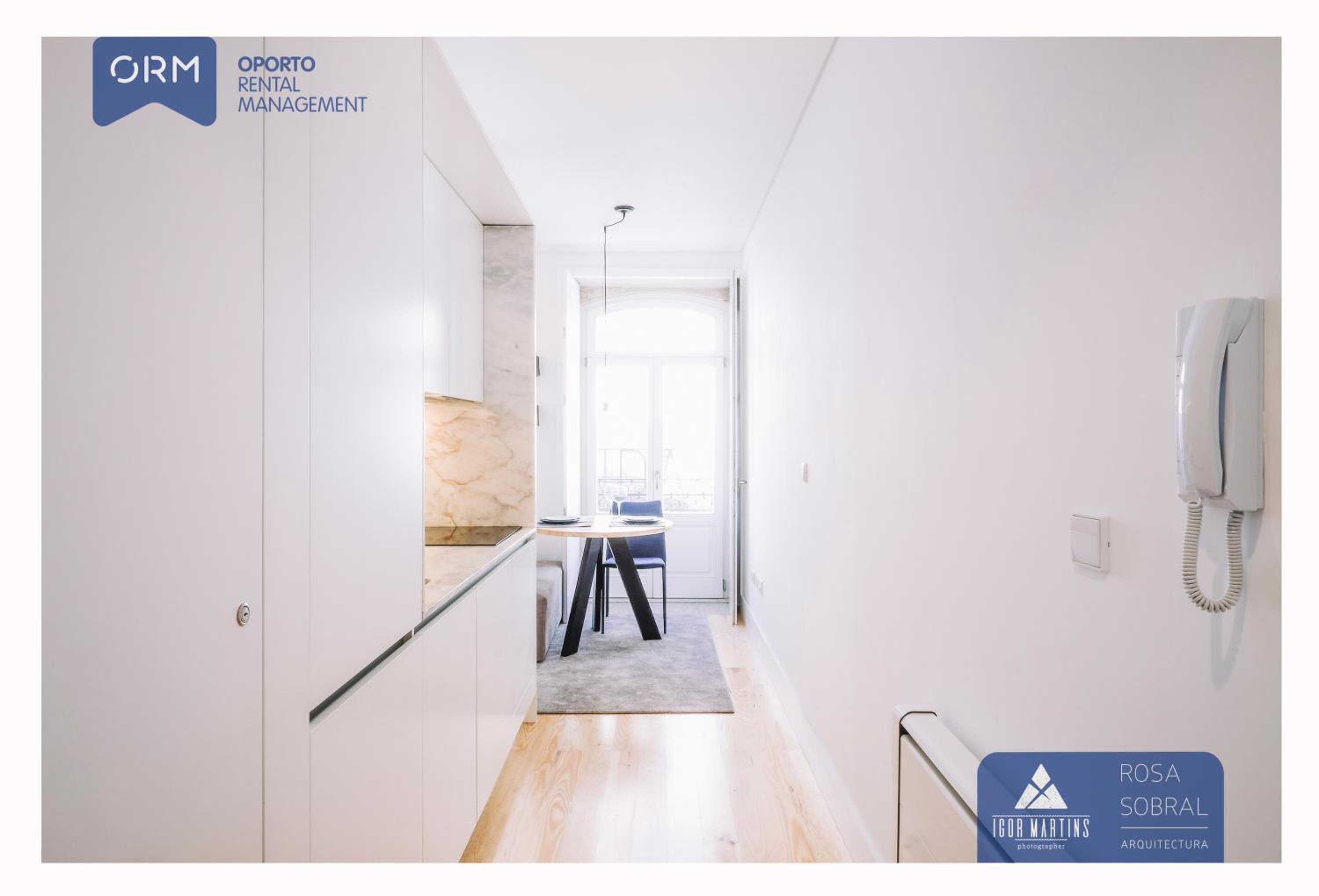 One-Bedroom Apartment - Photo 2