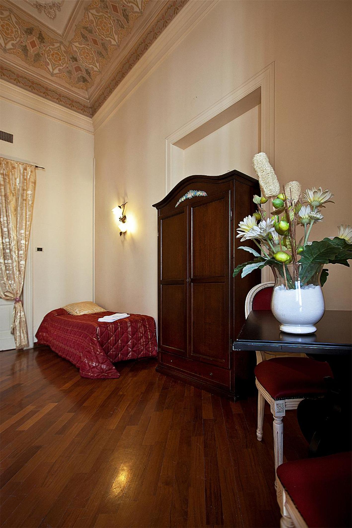 Double or Twin Room - Photo 6