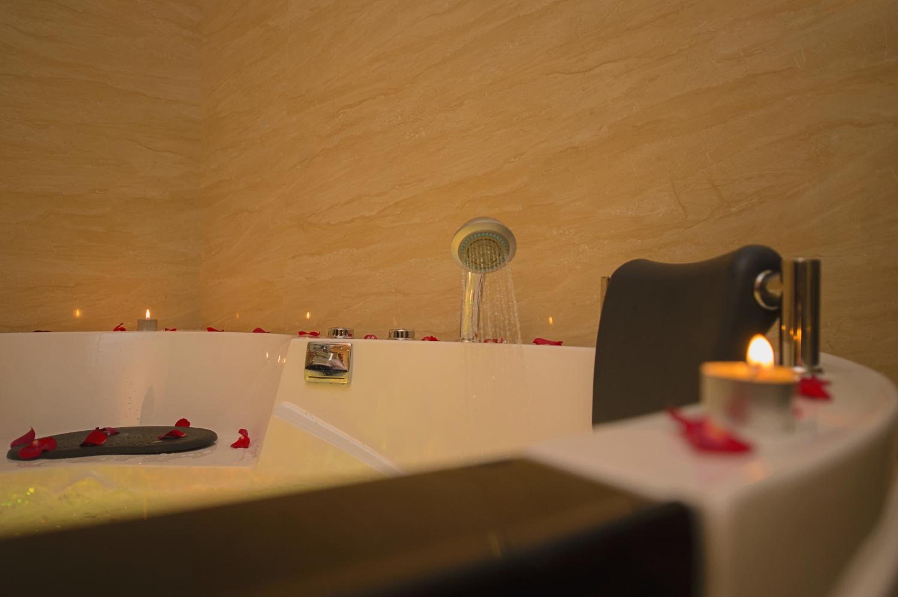 Suite - Photo 5
