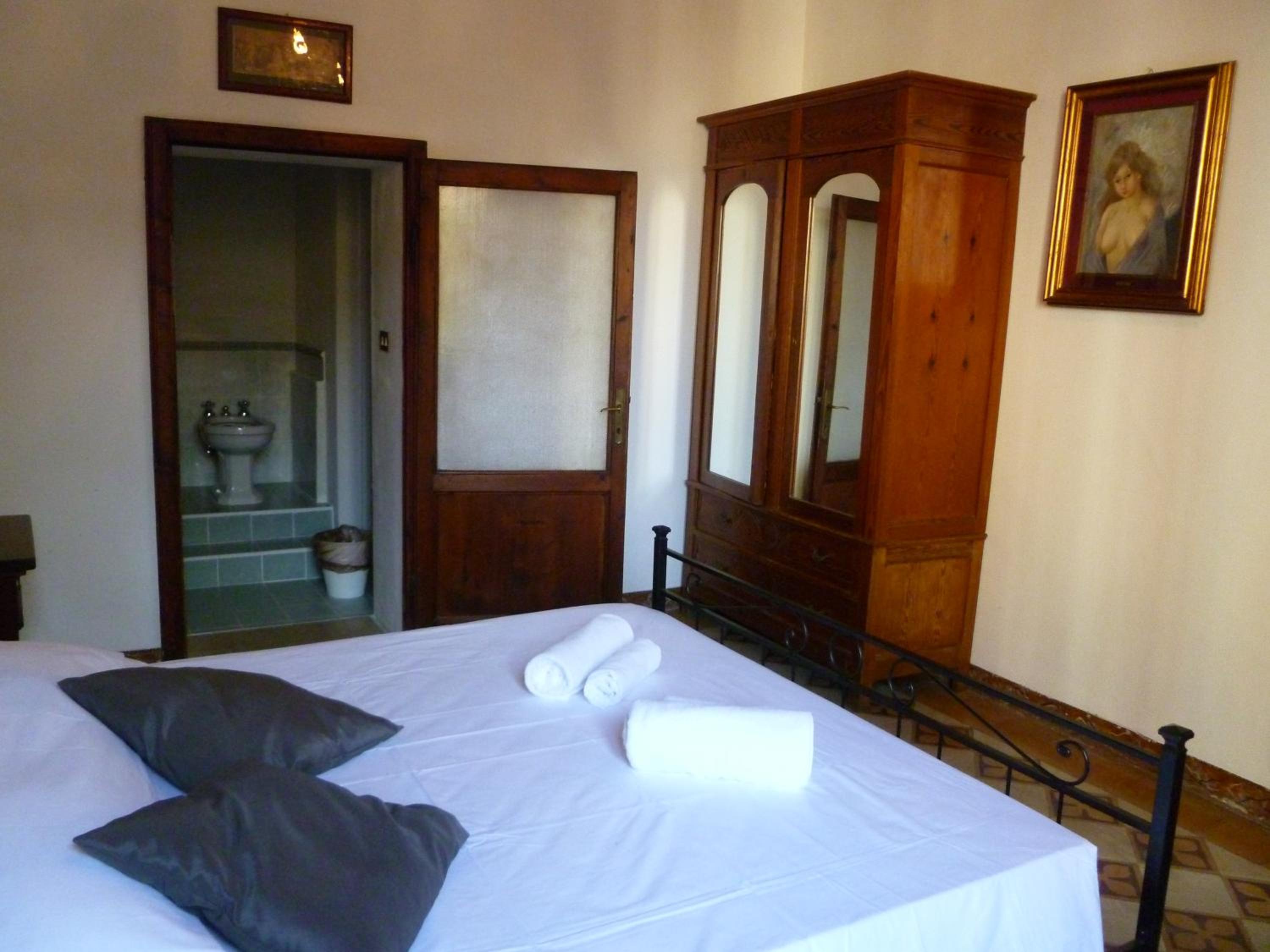 Double Room with Shared Bathroom