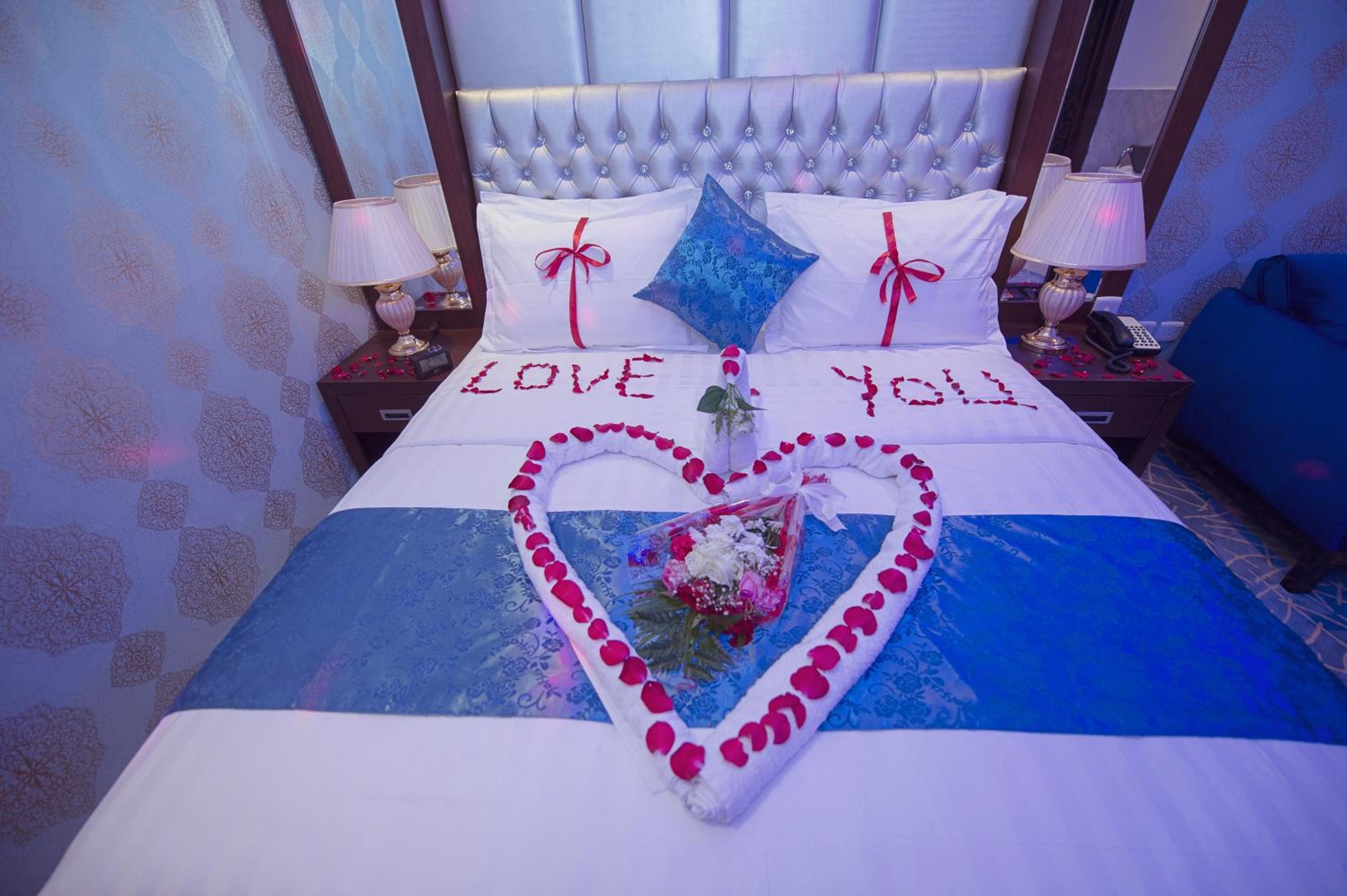 Honeymoon Suite - Photo 20