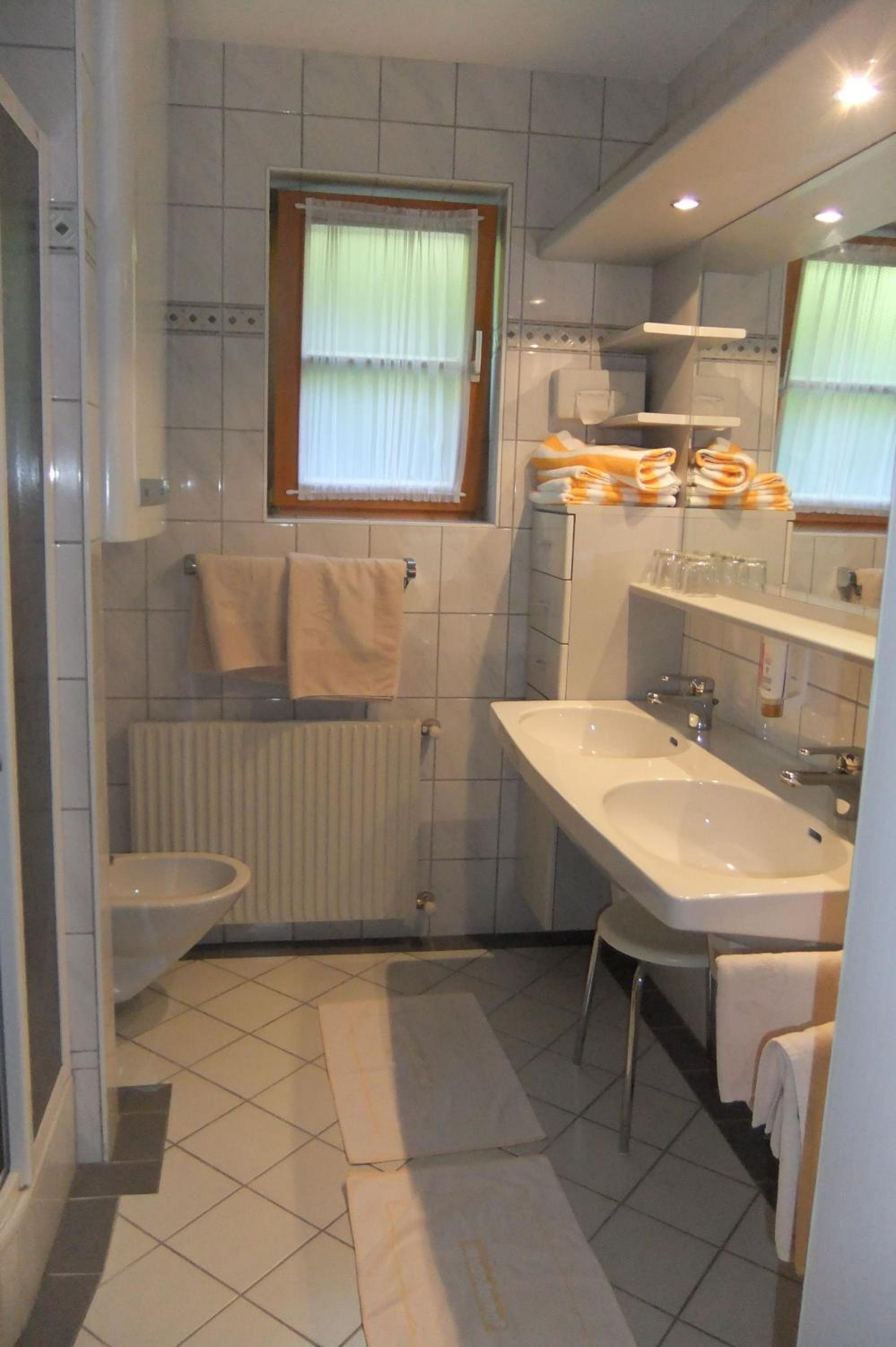 Family Suite (4 Adults) - Photo 3