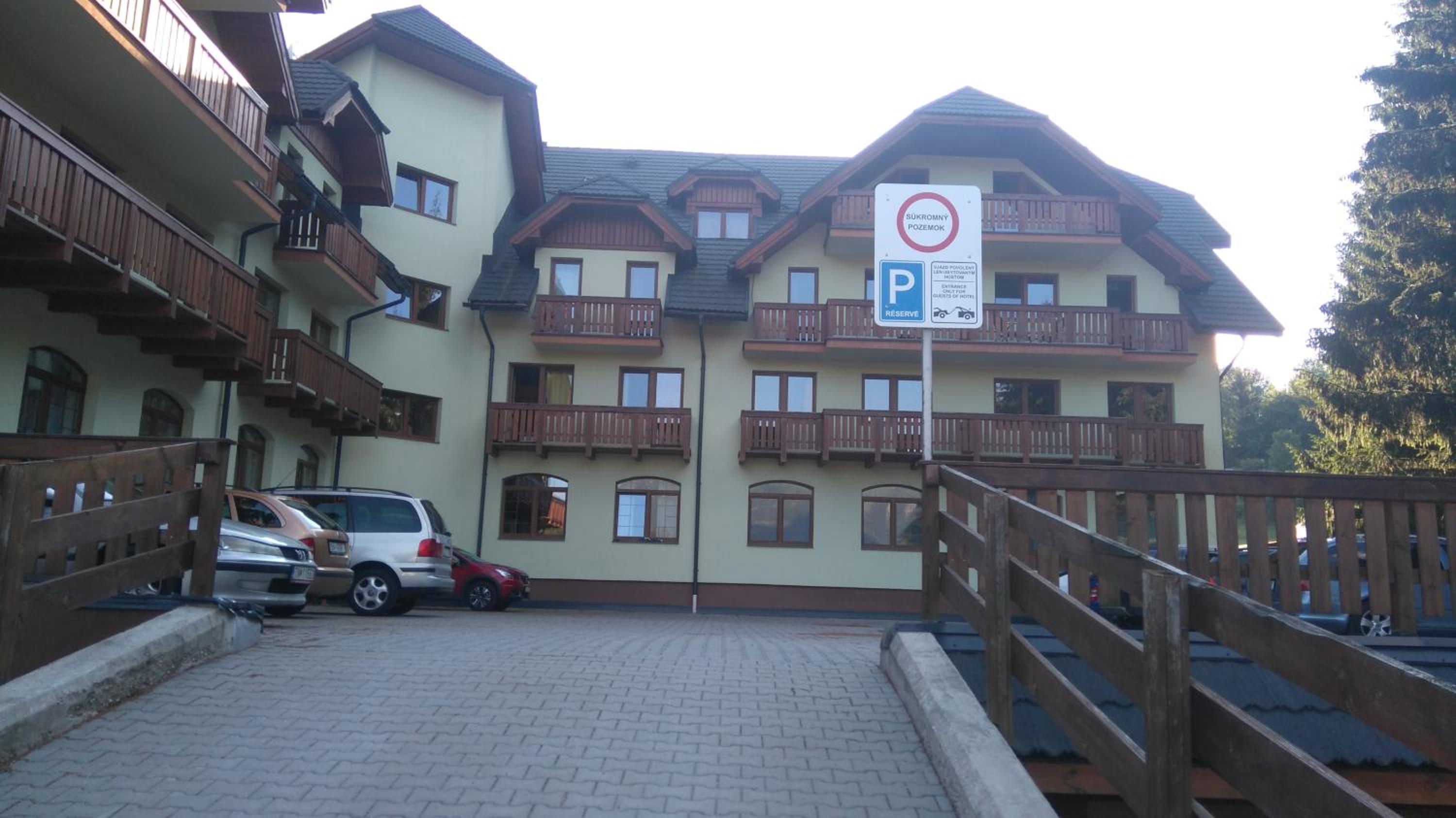 Apartment with Balcony - Photo 28
