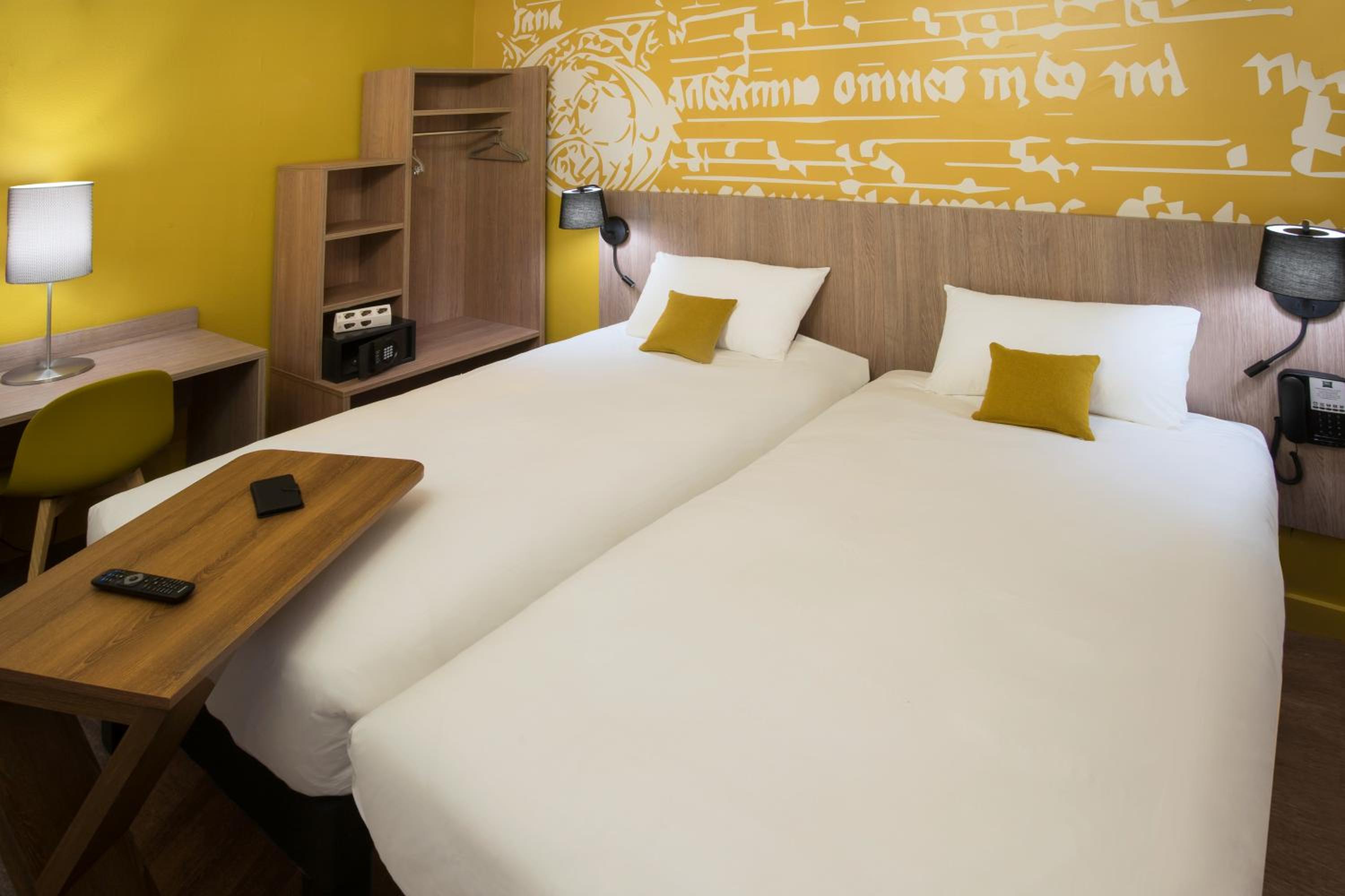 Standard Twin Room photo 2
