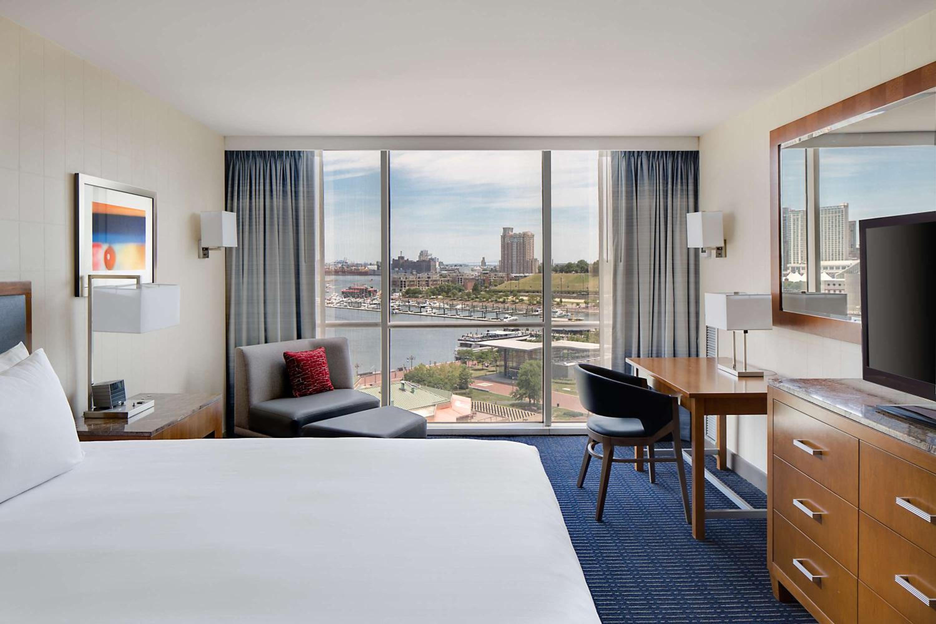 King Room with Harbor View - Photo 5