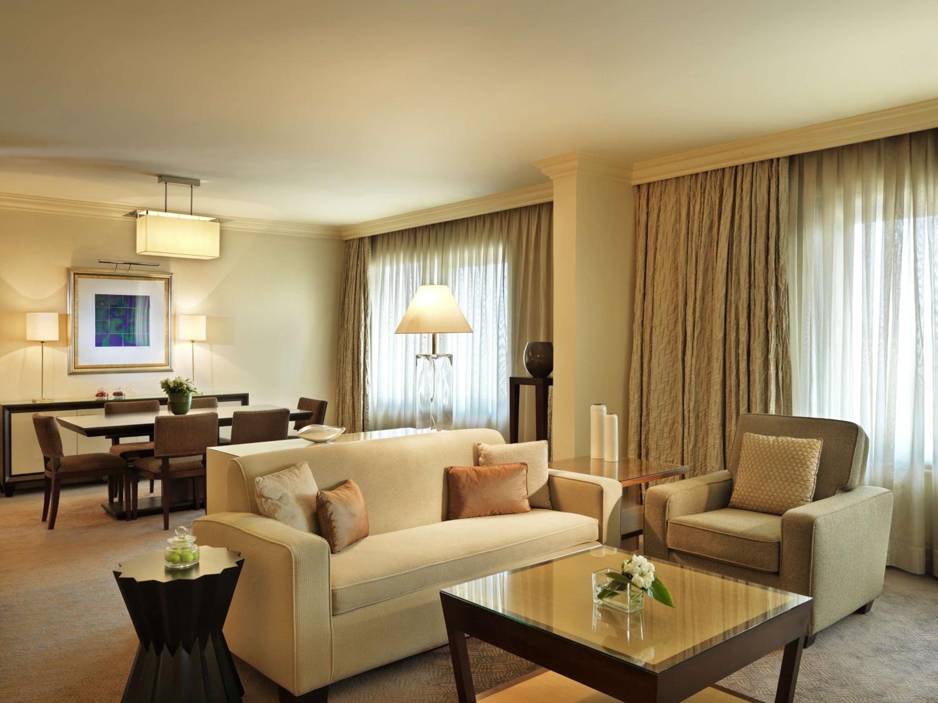 Grand Executive Suite with Lounge Access