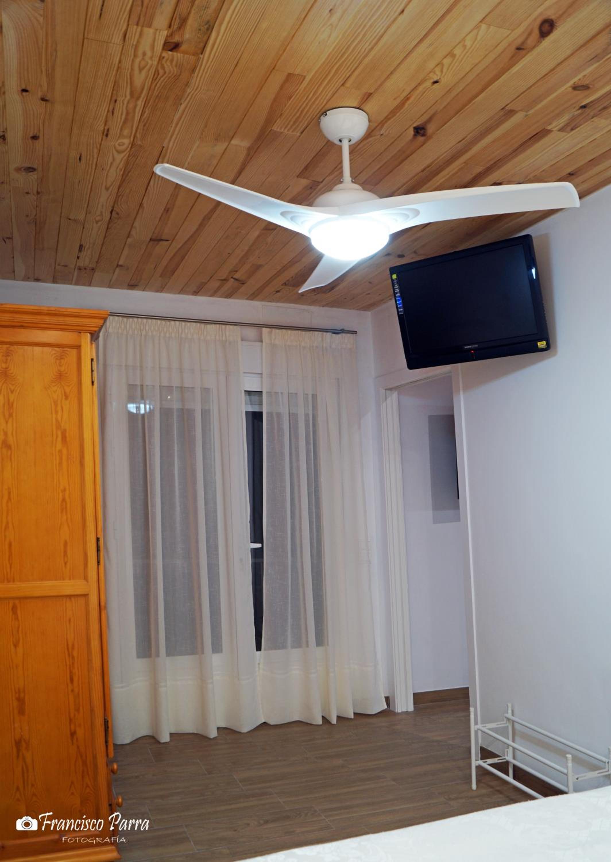Two-Bedroom House - Photo 14