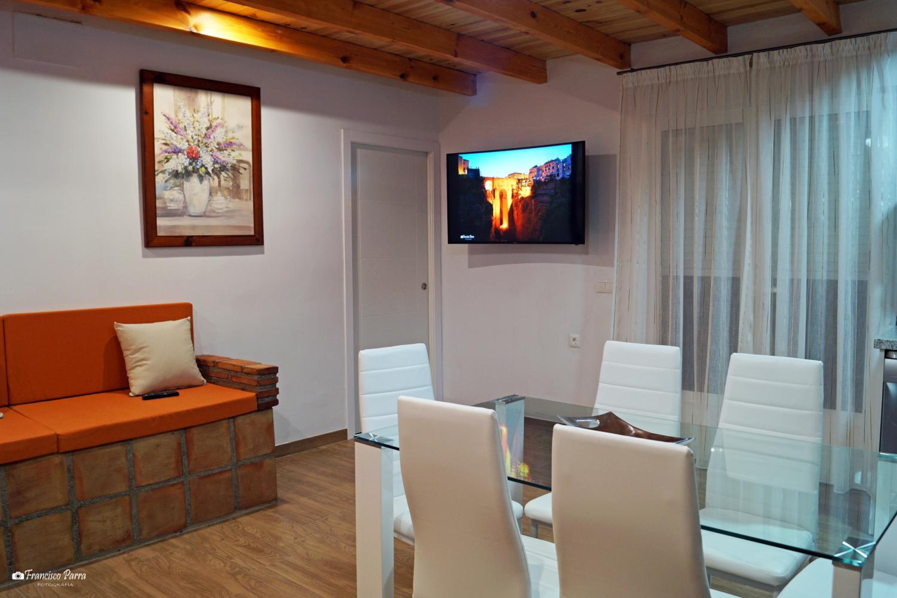 Two-Bedroom House - Photo 12