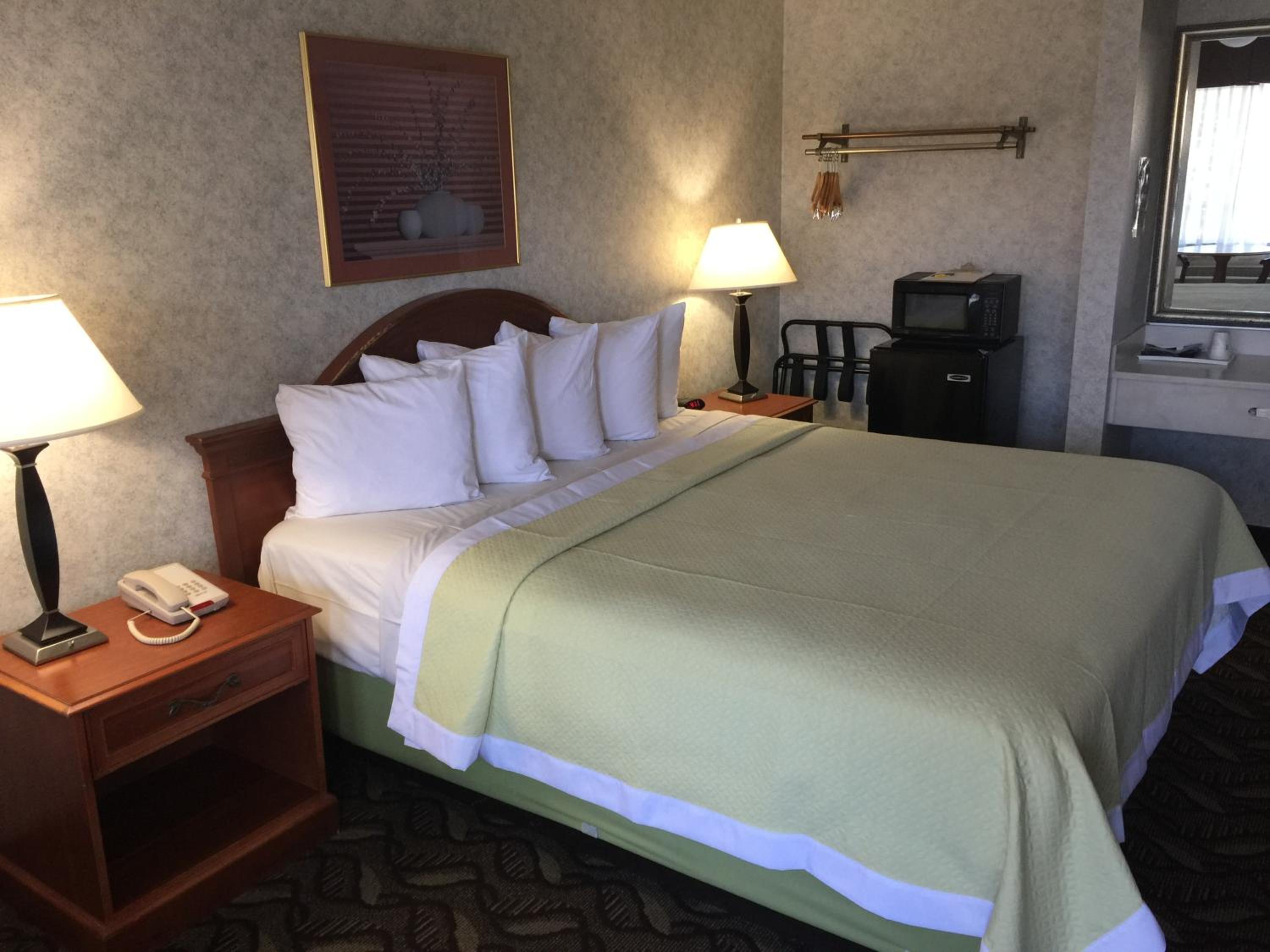 King Room with Mobility/Hearing Impaired Access - Non-Smoking - Photo 2