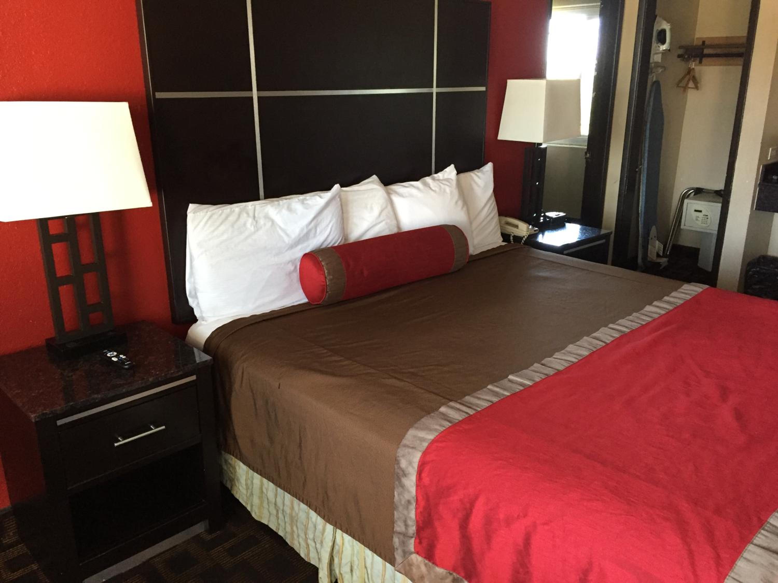 Two-Bedroom Suite photo 3