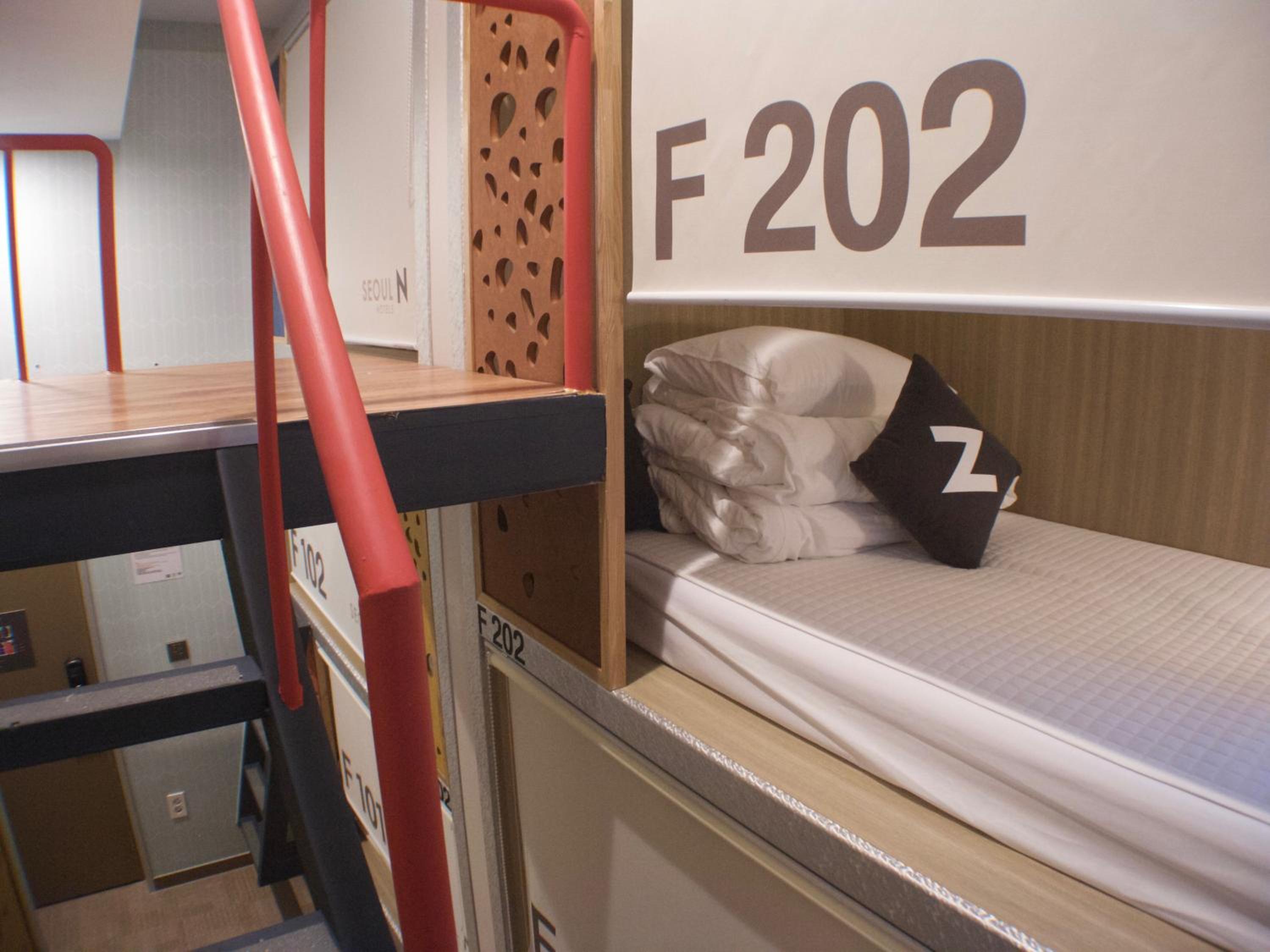 11-bed Mixed Dormitory Room photo 2
