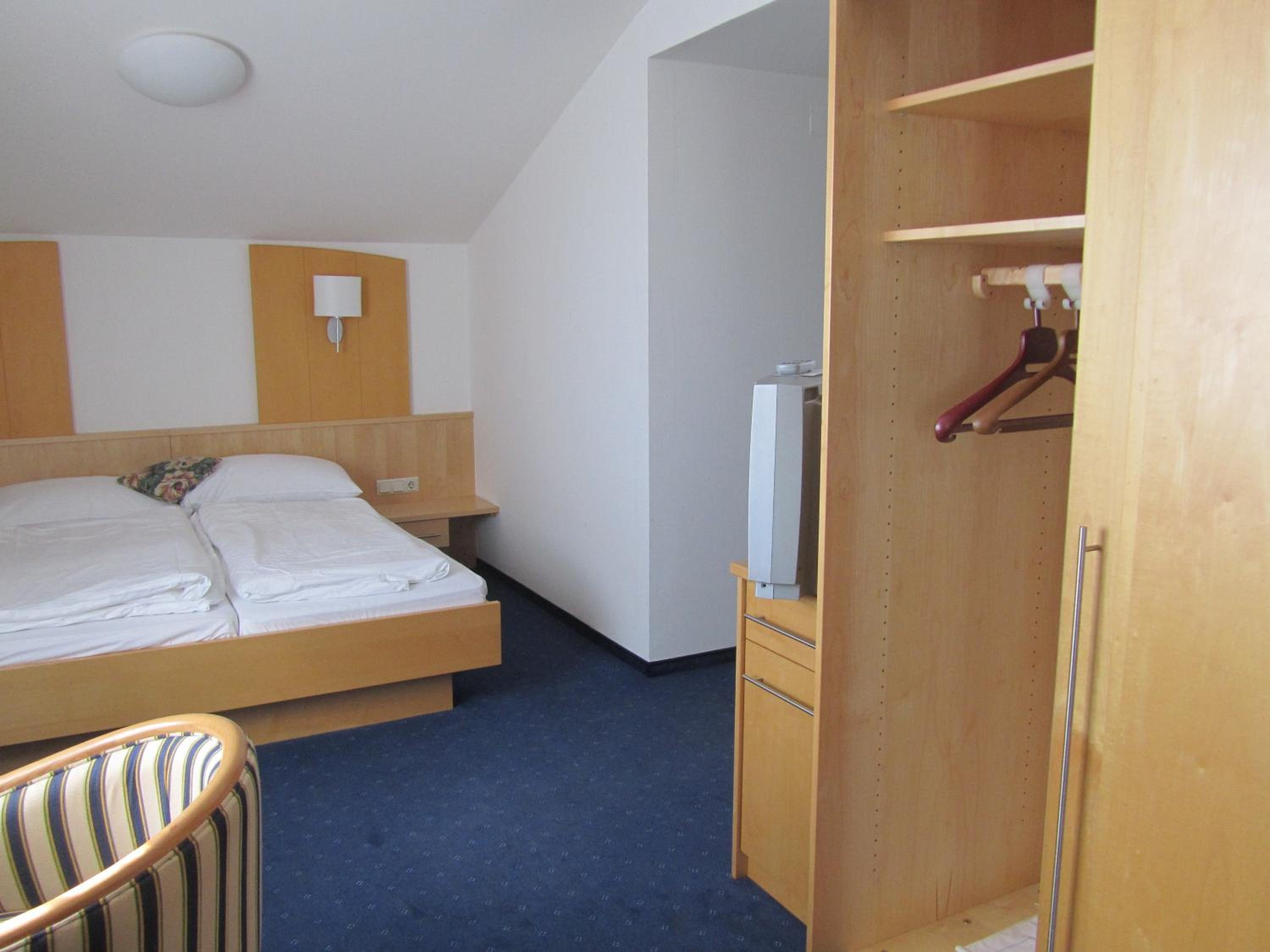 Double or Twin Room photo 3