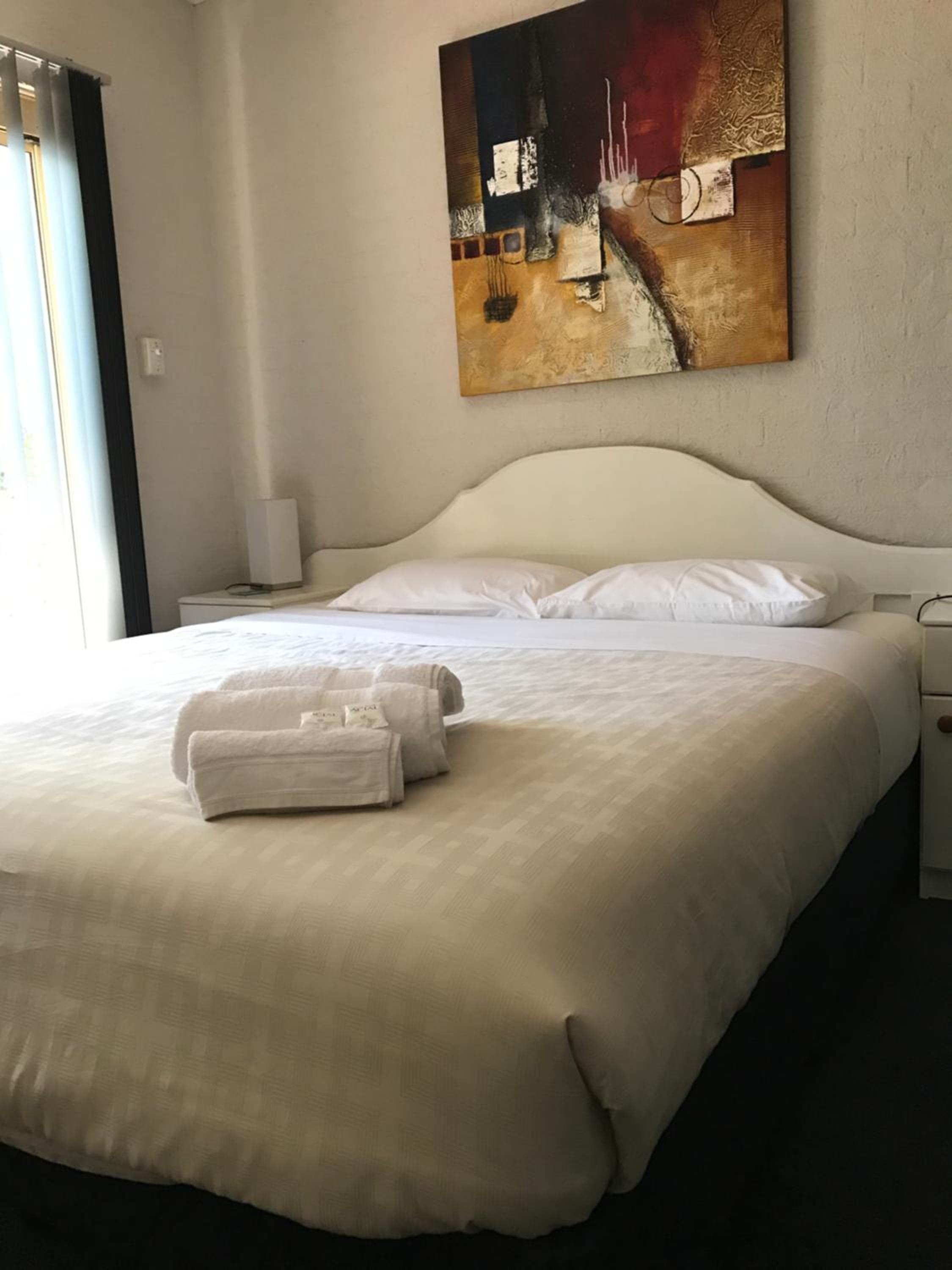 Suite - Photo 1