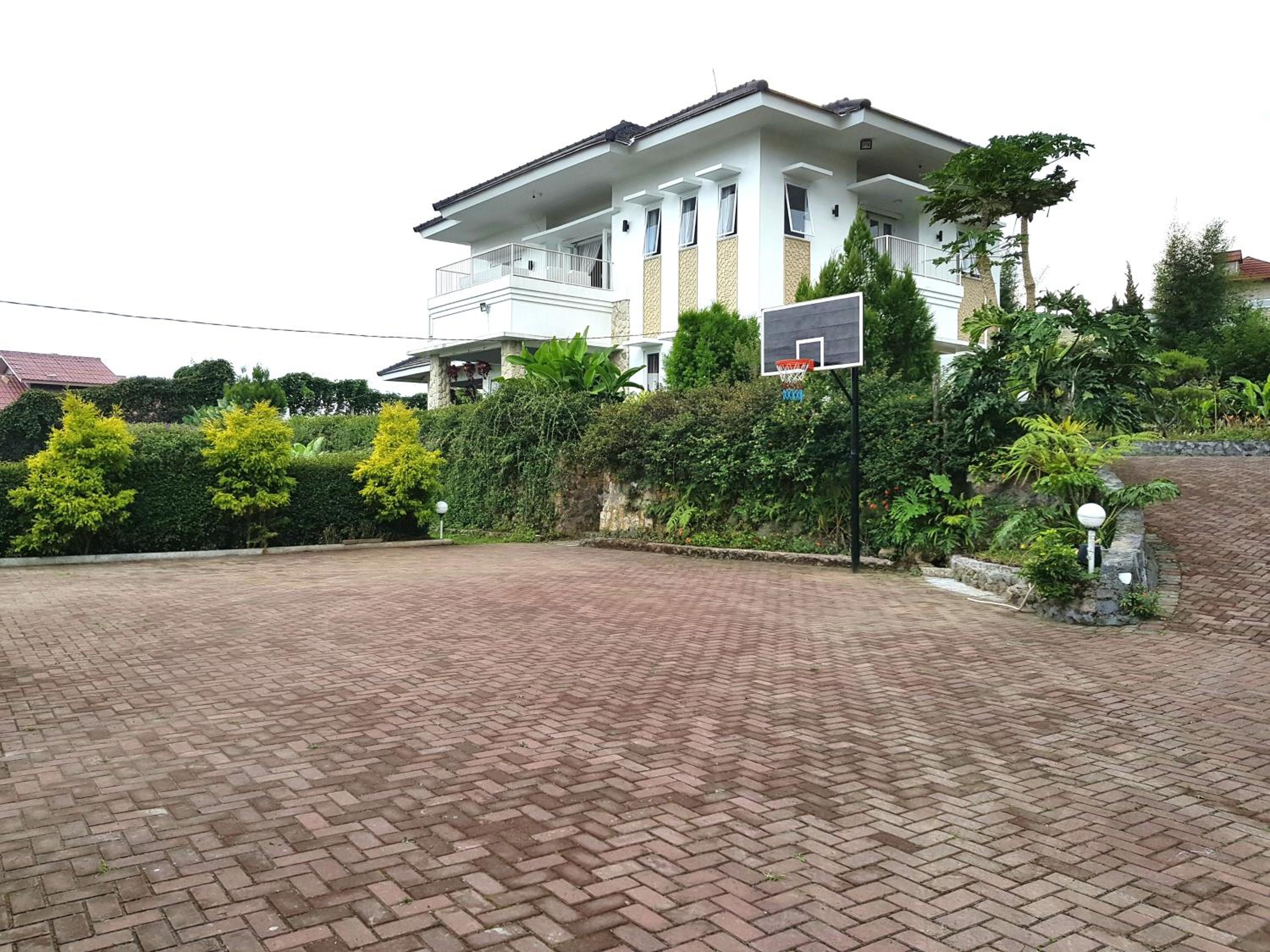 Villa with Private Pool - Photo 21