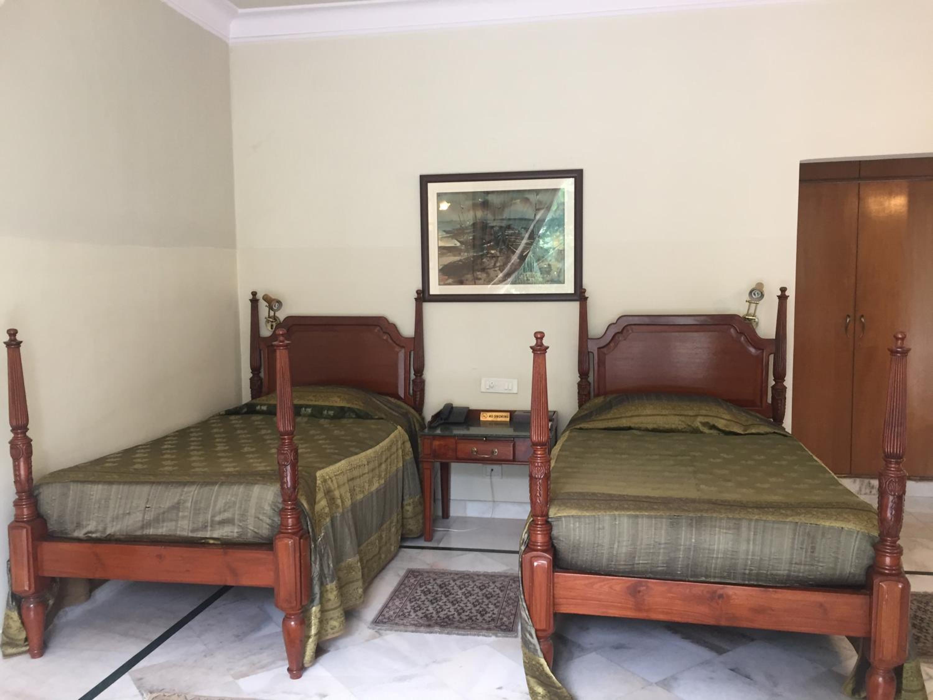 Super Deluxe Double or Twin Room - Photo 9