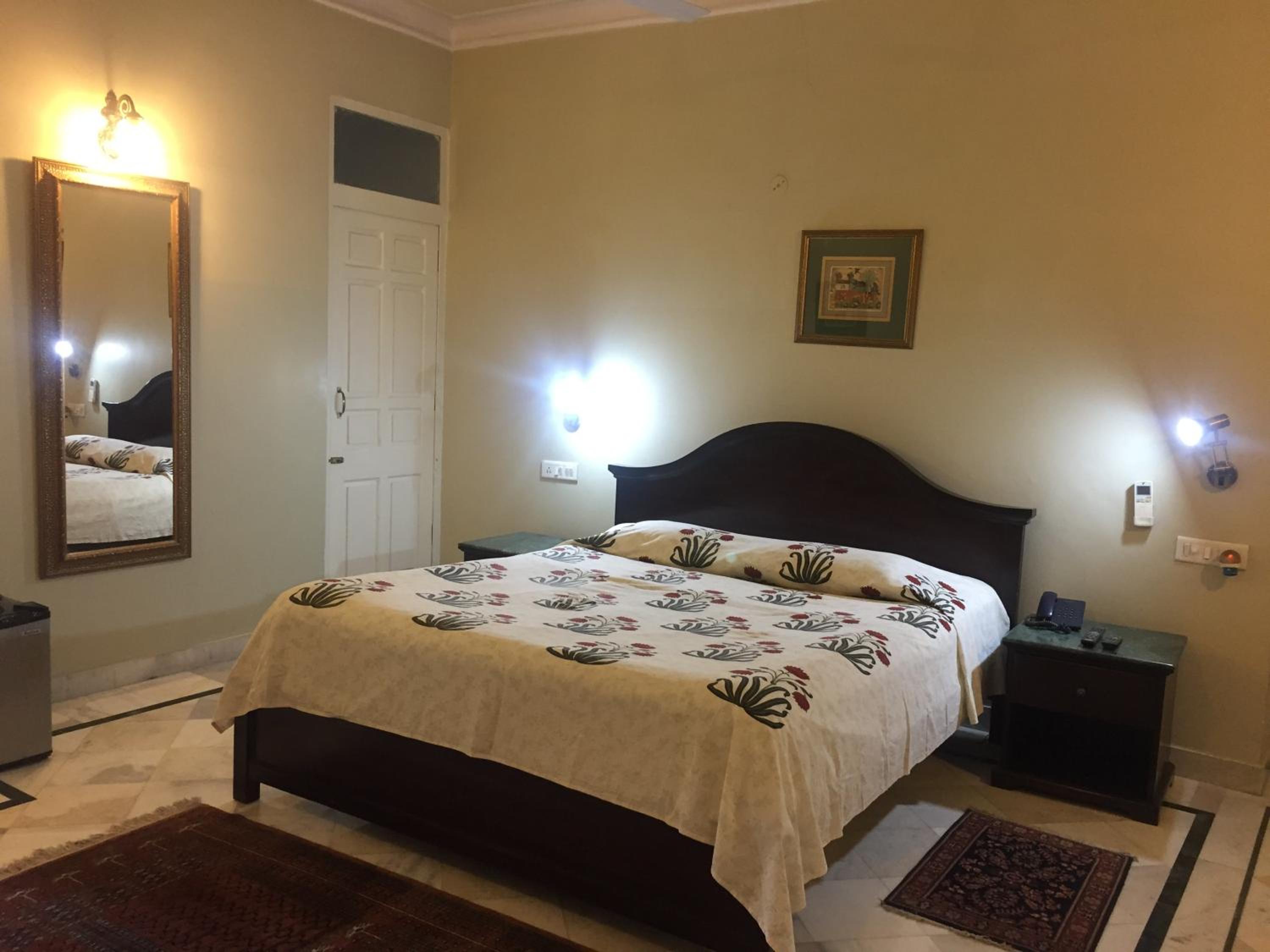 Super Deluxe Double or Twin Room - Photo 8