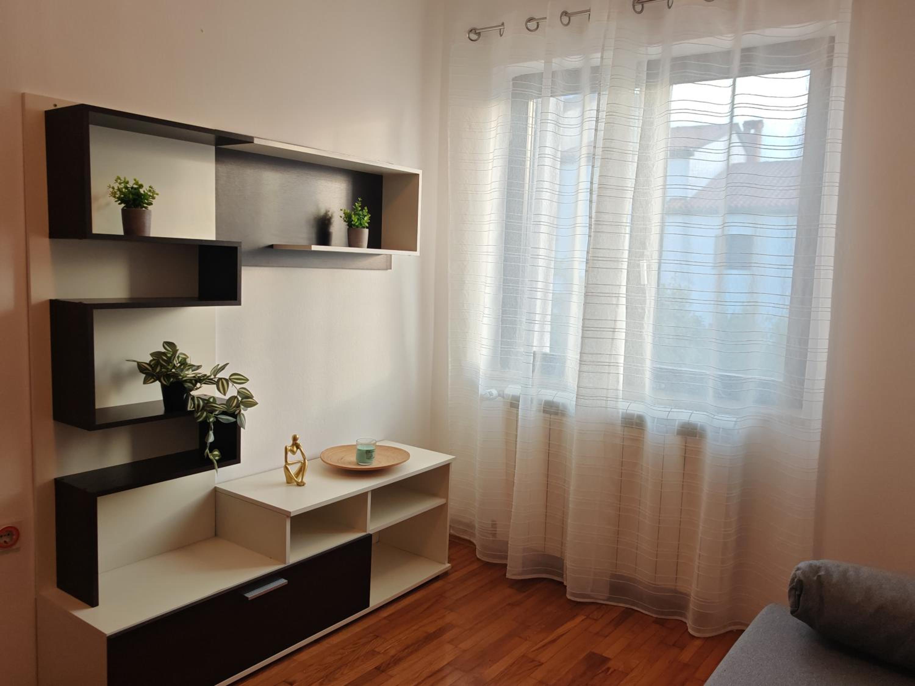 Apartment photo 2
