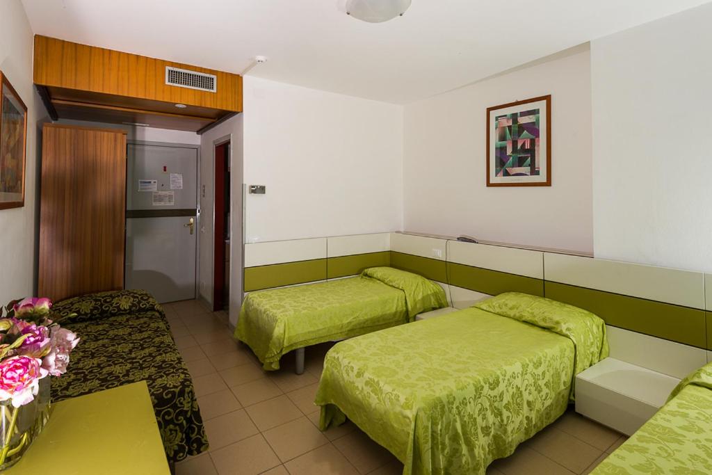 Quadruple Room photo 2
