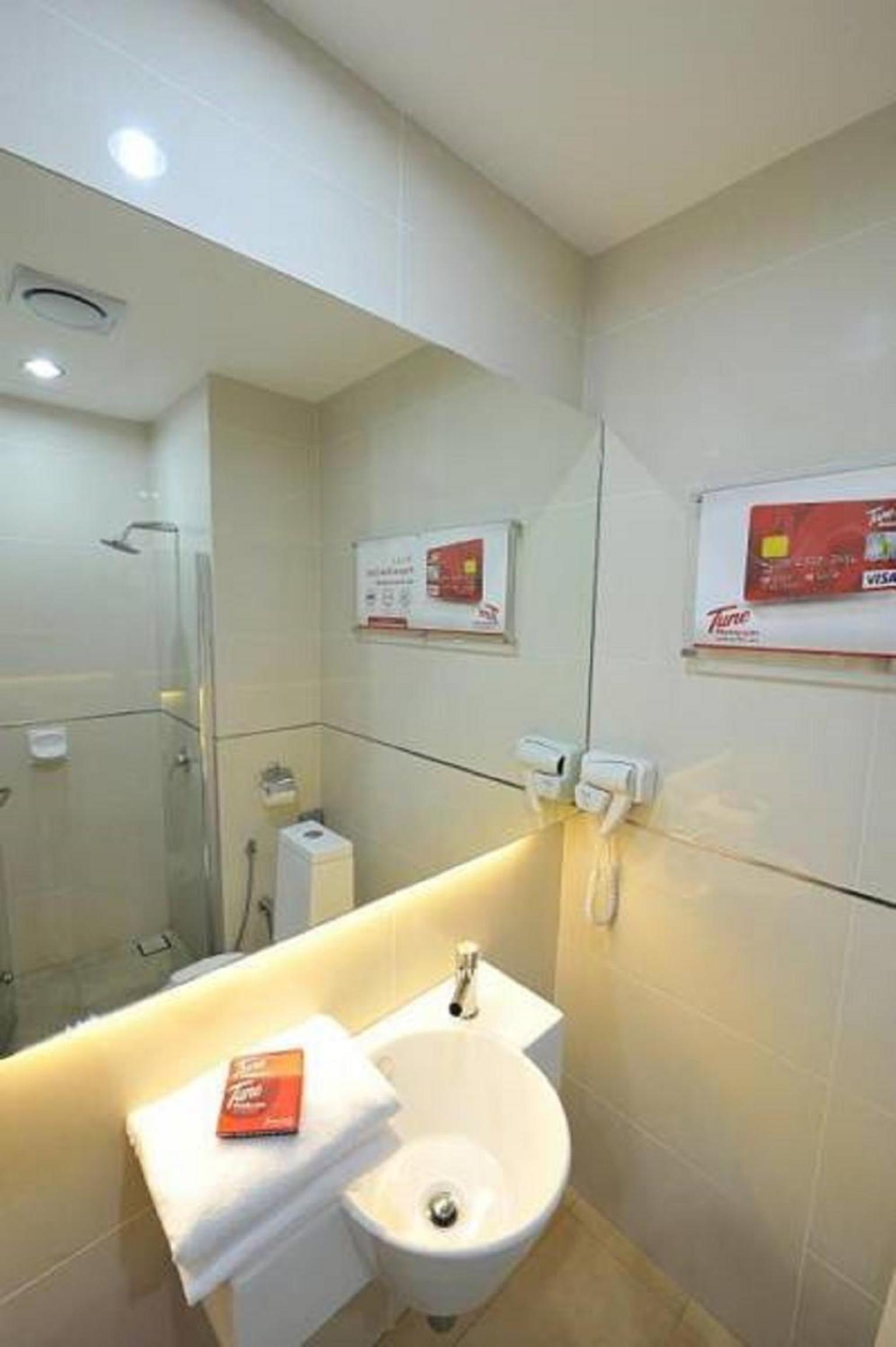 Double Room without Window - Photo 5