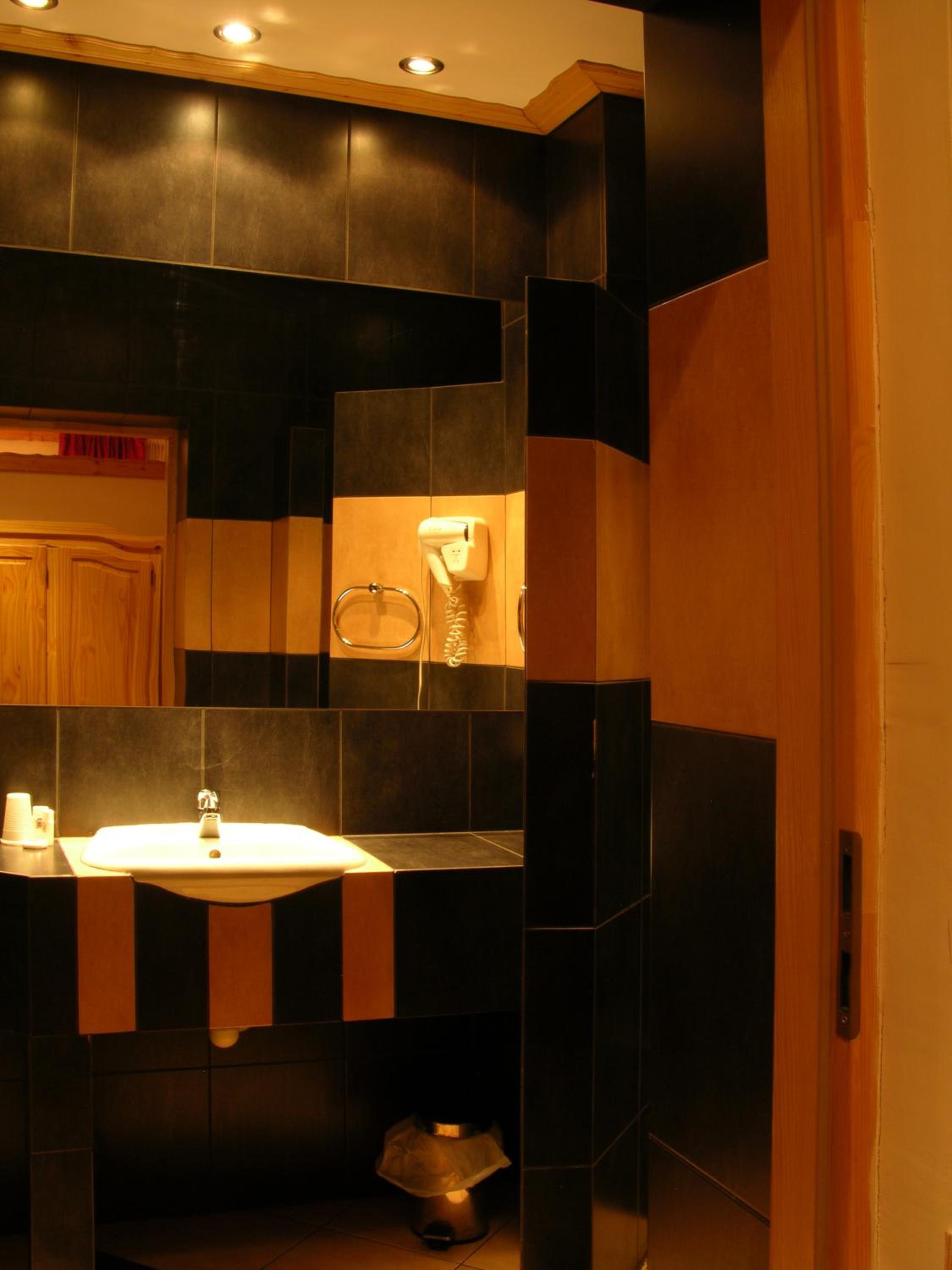 Double Room - Photo 4