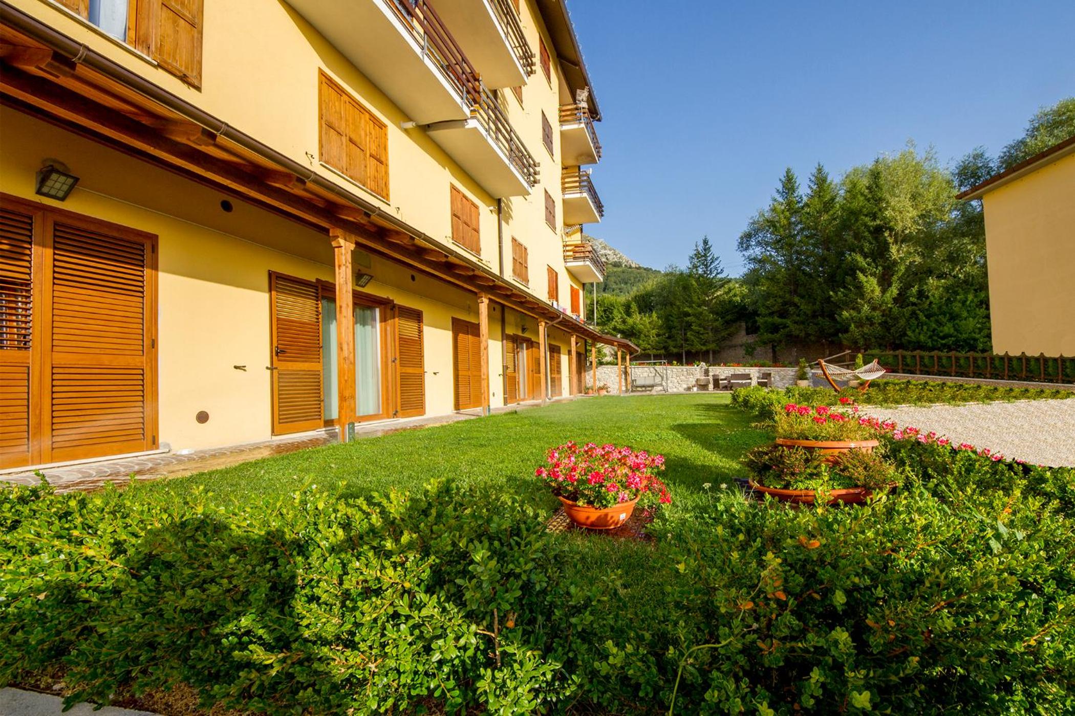 Triple Room with Garden View - Photo 6
