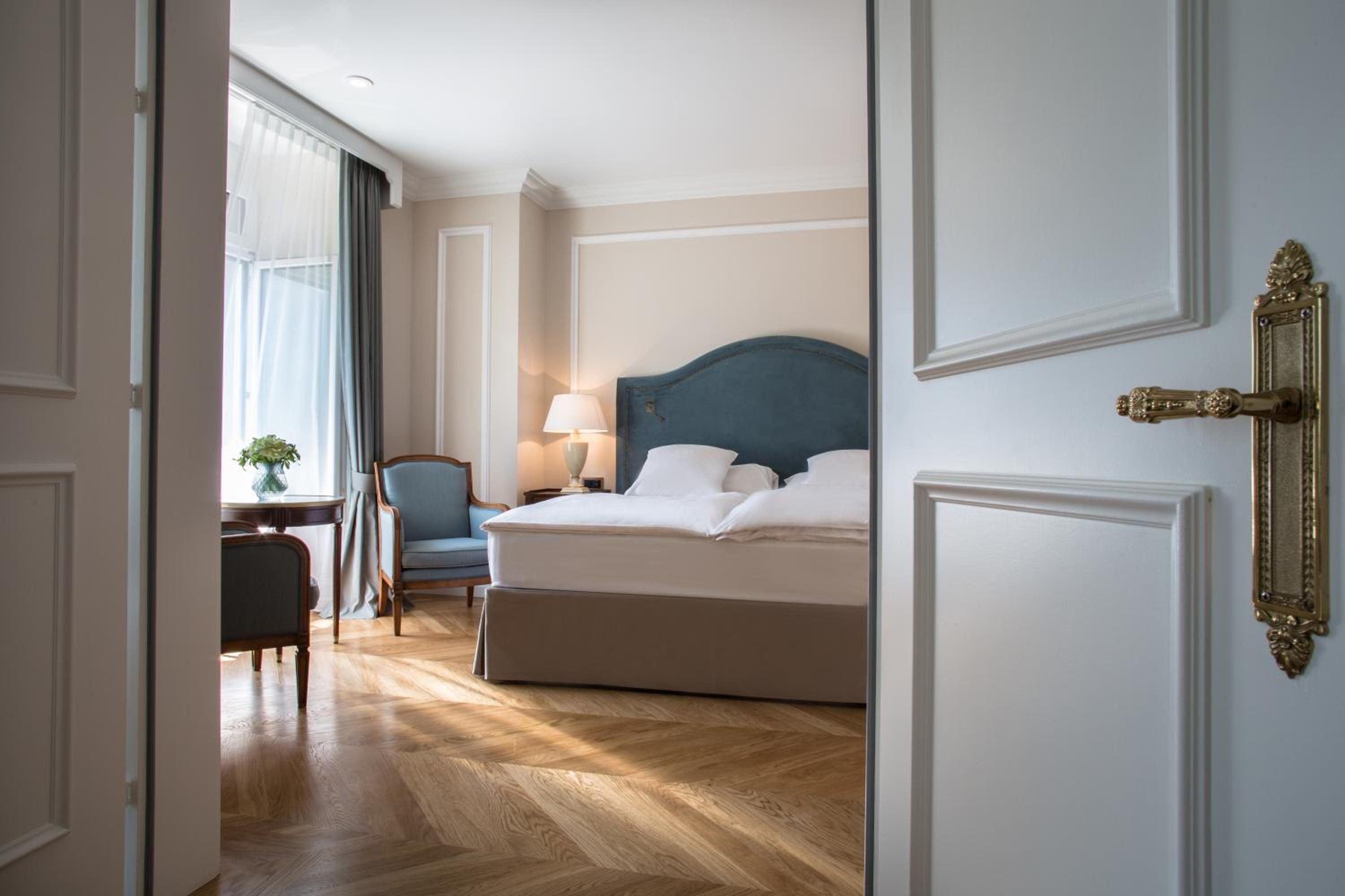 Premium Suite - Photo 1