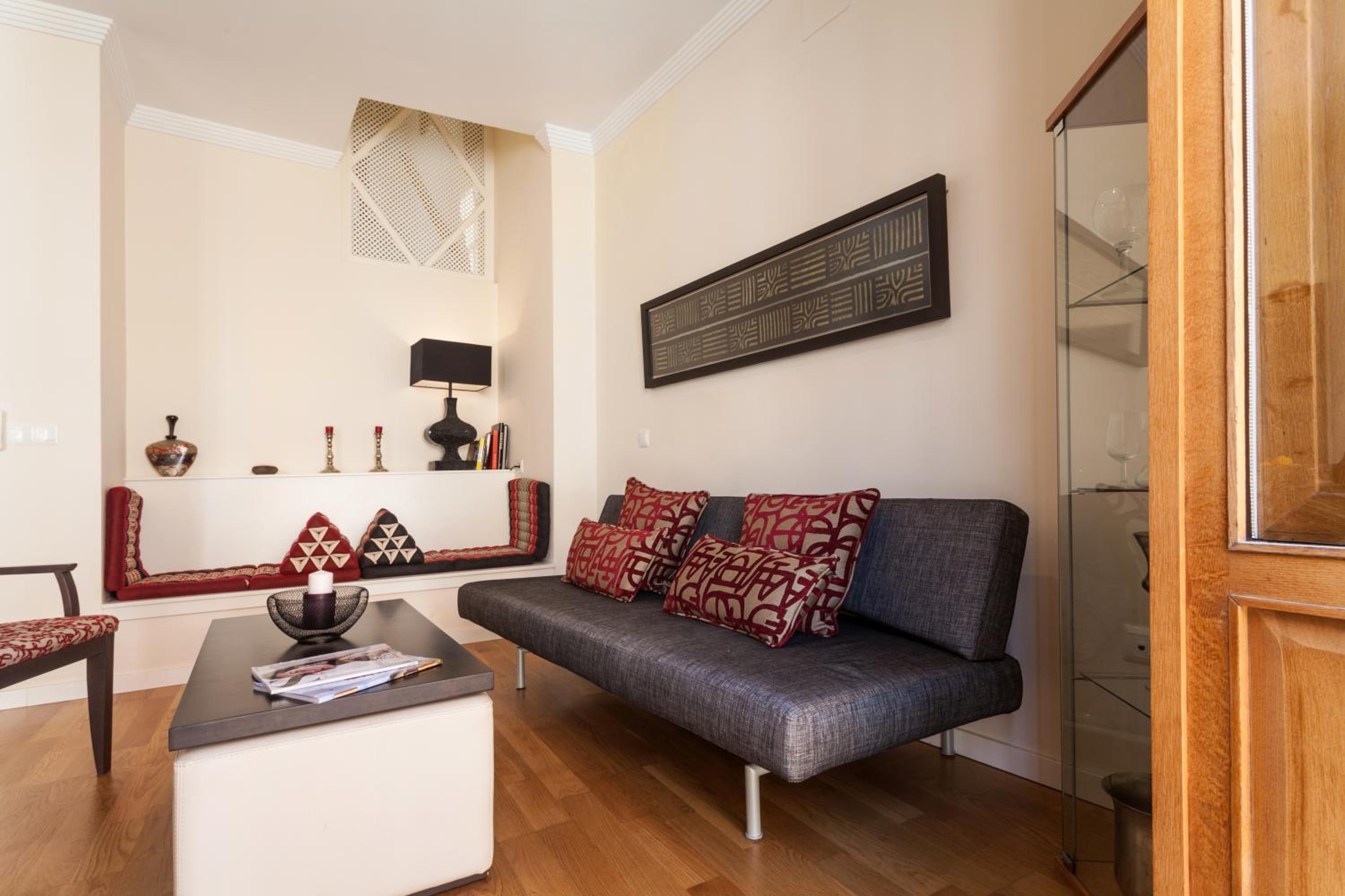 Apartment with Terrace - Photo 9