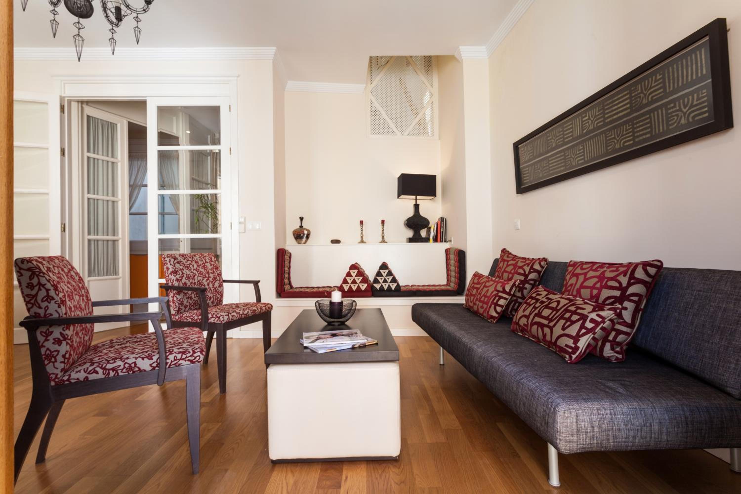 Apartment with Terrace - Photo 10