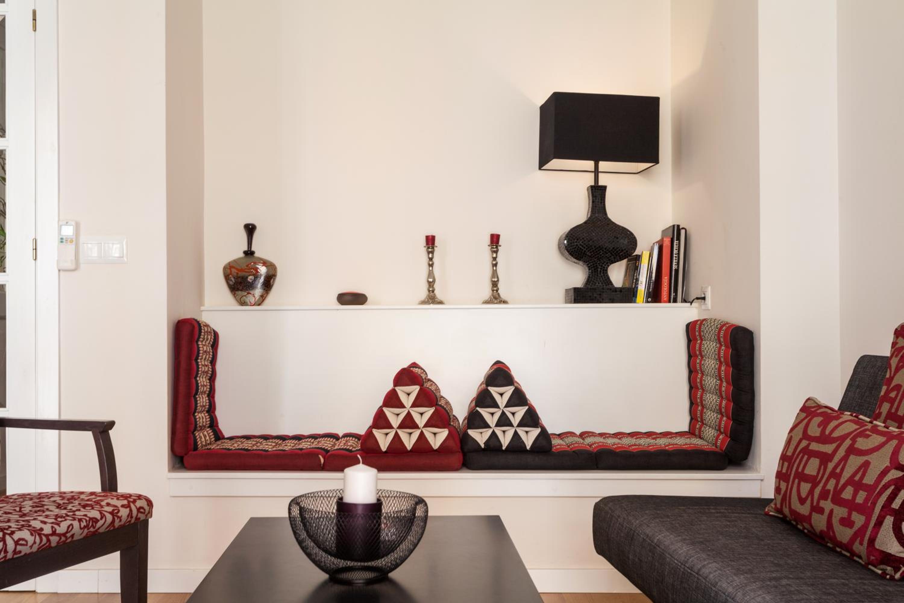 Apartment with Terrace - Photo 11