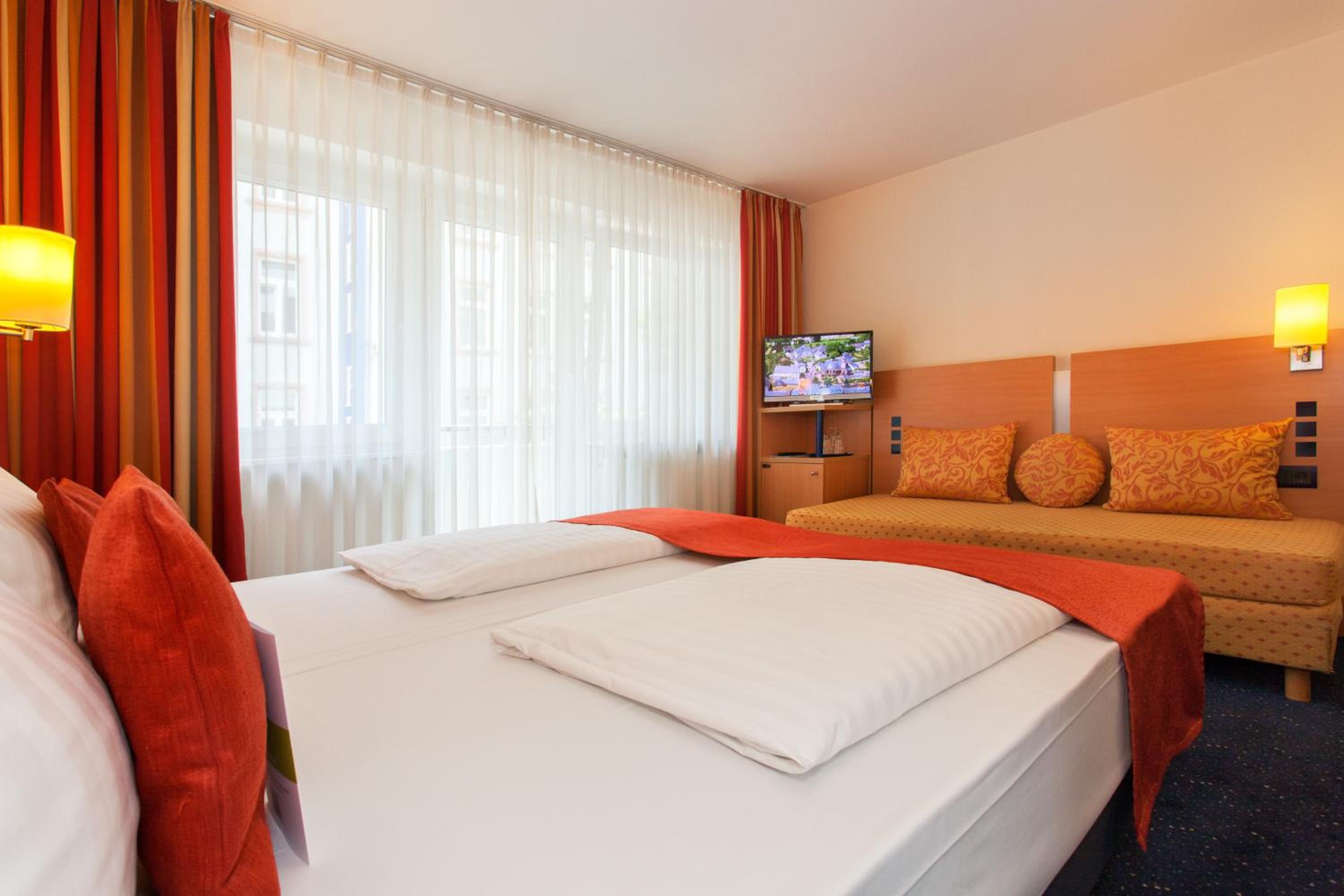 Double Room - Photo 5