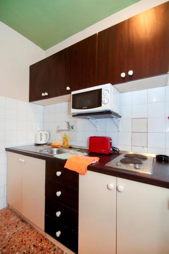 Studio Apartment - Photo 6