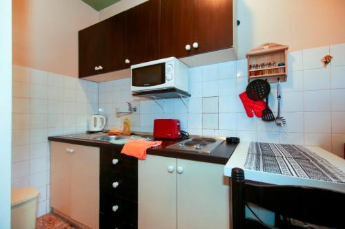 Studio Apartment - Photo 8