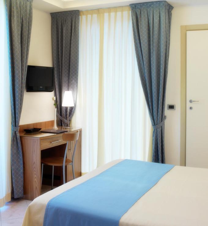 Double Room - Photo 2