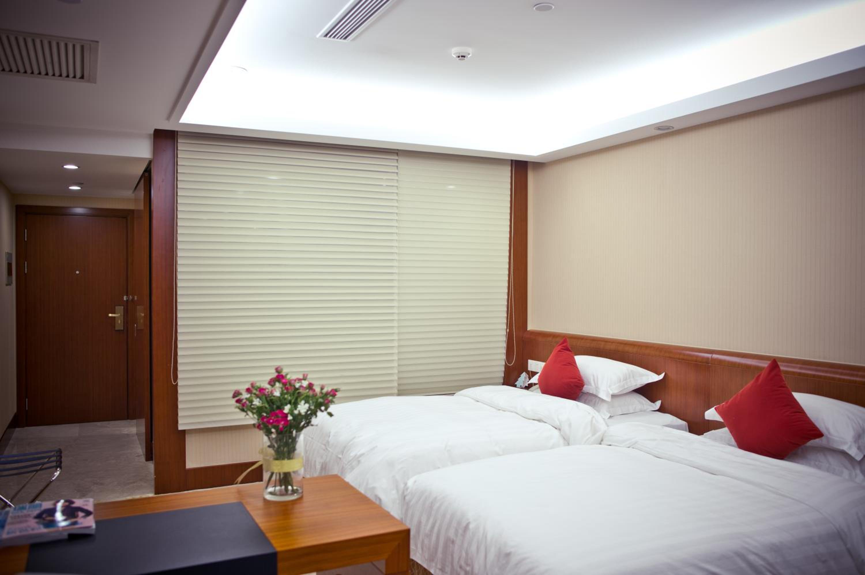 Standard Twin Room - Photo 2