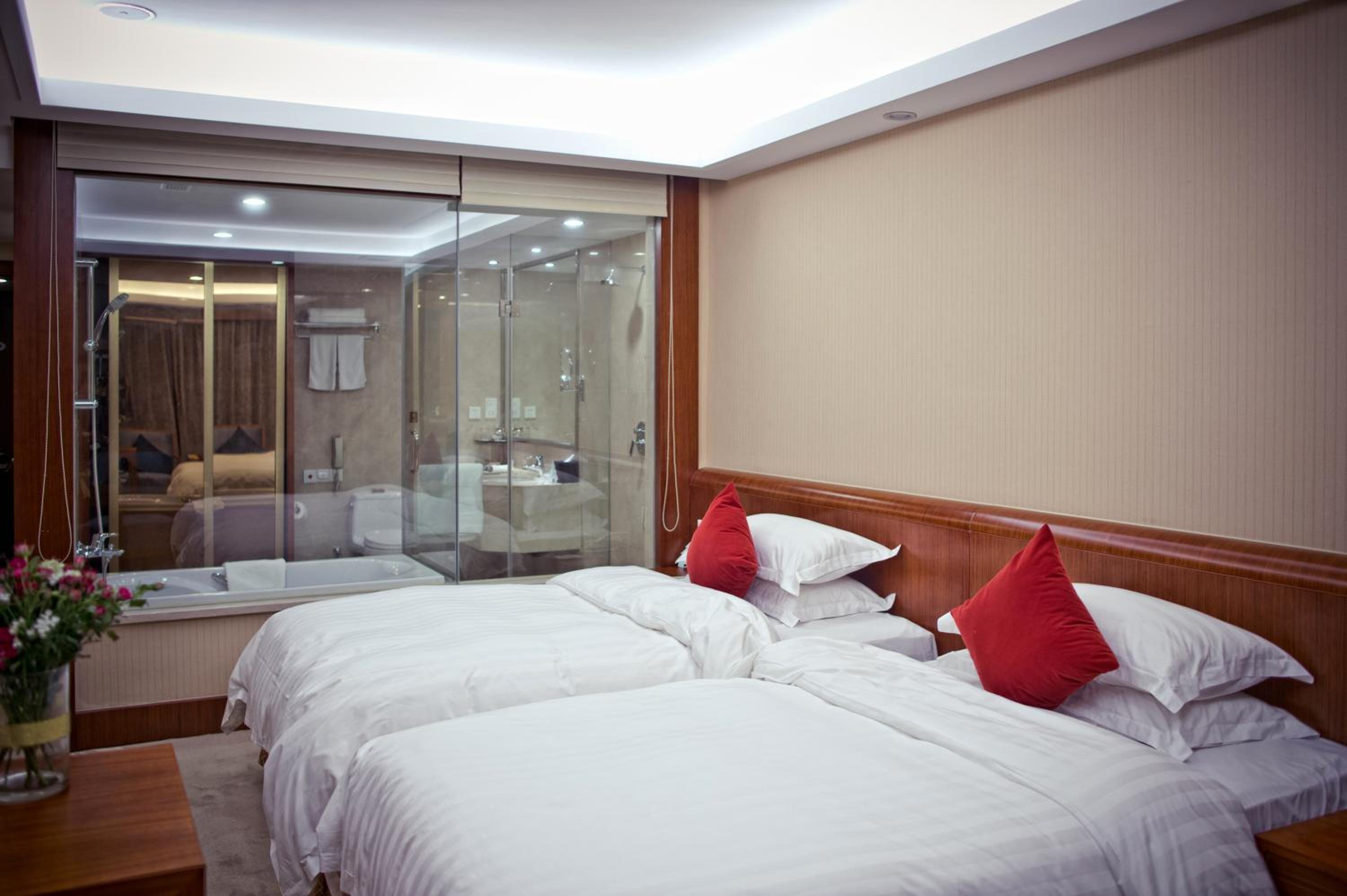 Standard Twin Room - Photo 6