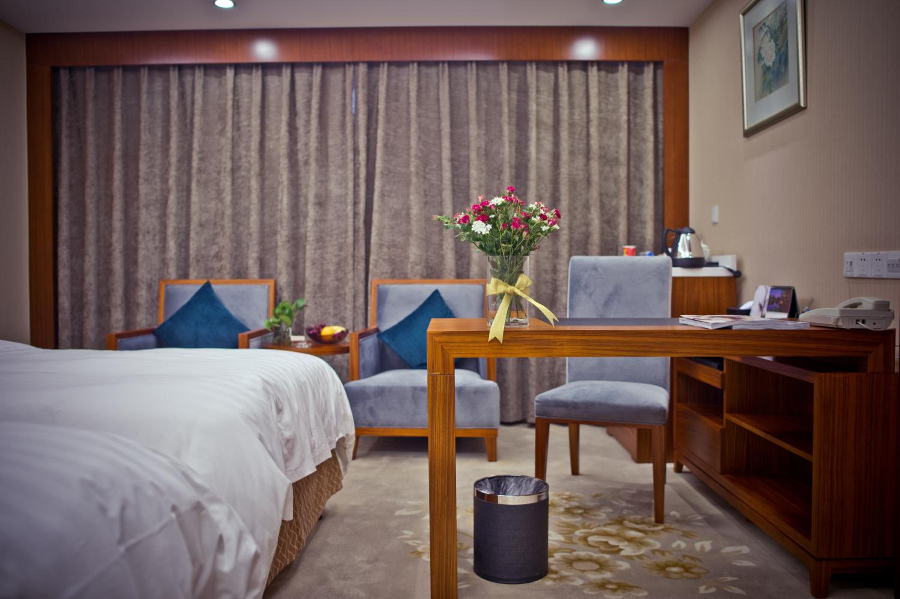 Standard Twin Room - Photo 7