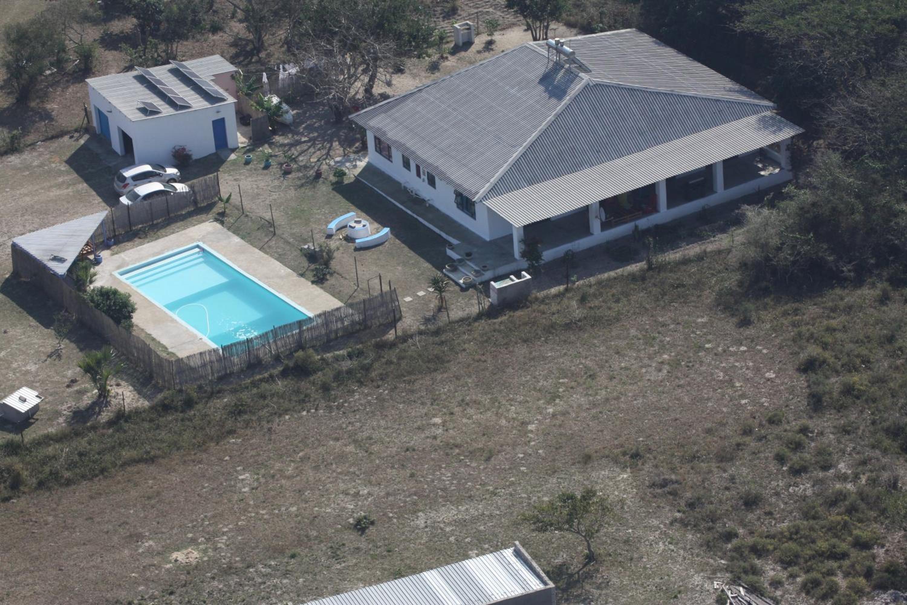 Four-Bedroom House photo 2