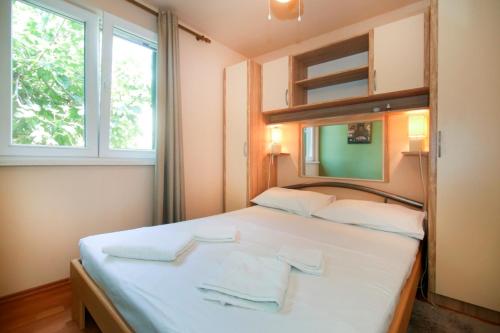 Two-Bedroom Apartment - Photo 7