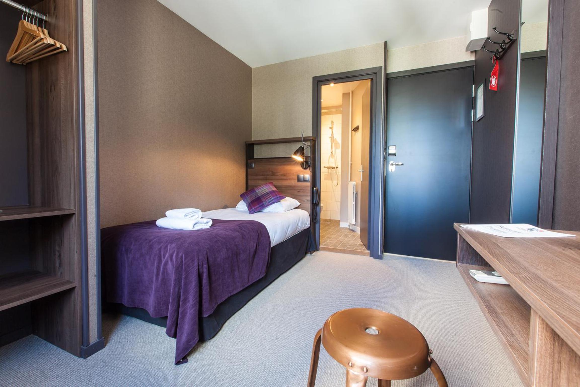 Standard single room