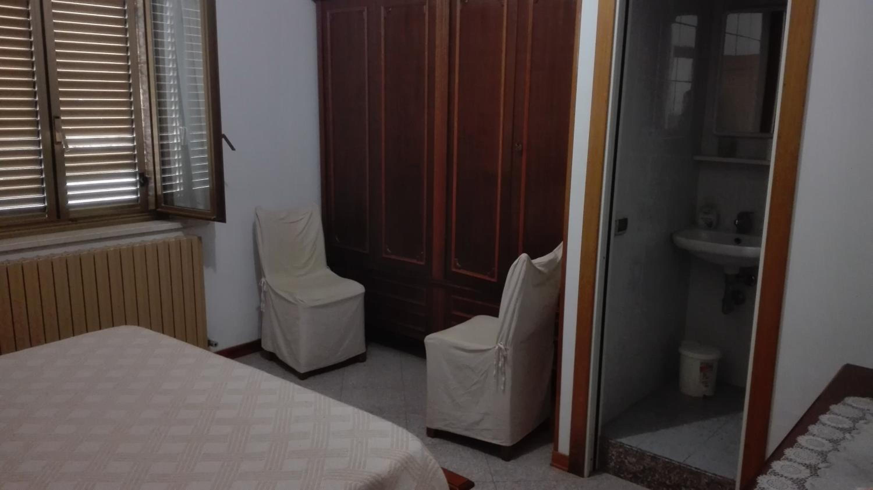 Double Room with Private Bathroom photo 2